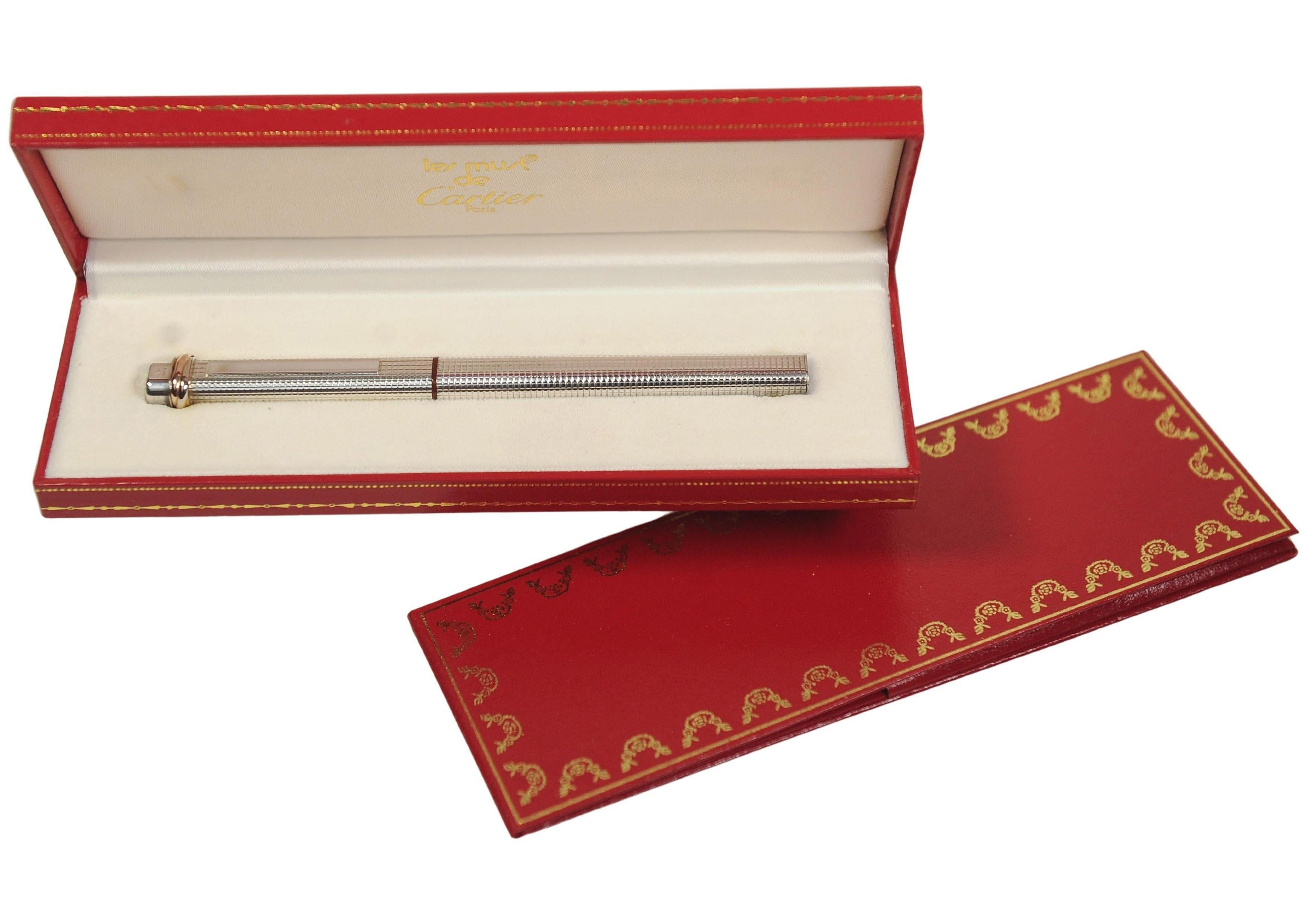 Classic Must de Cartier Silver Plated Trinity Vendome Fountain Pen & Box For Sale 1