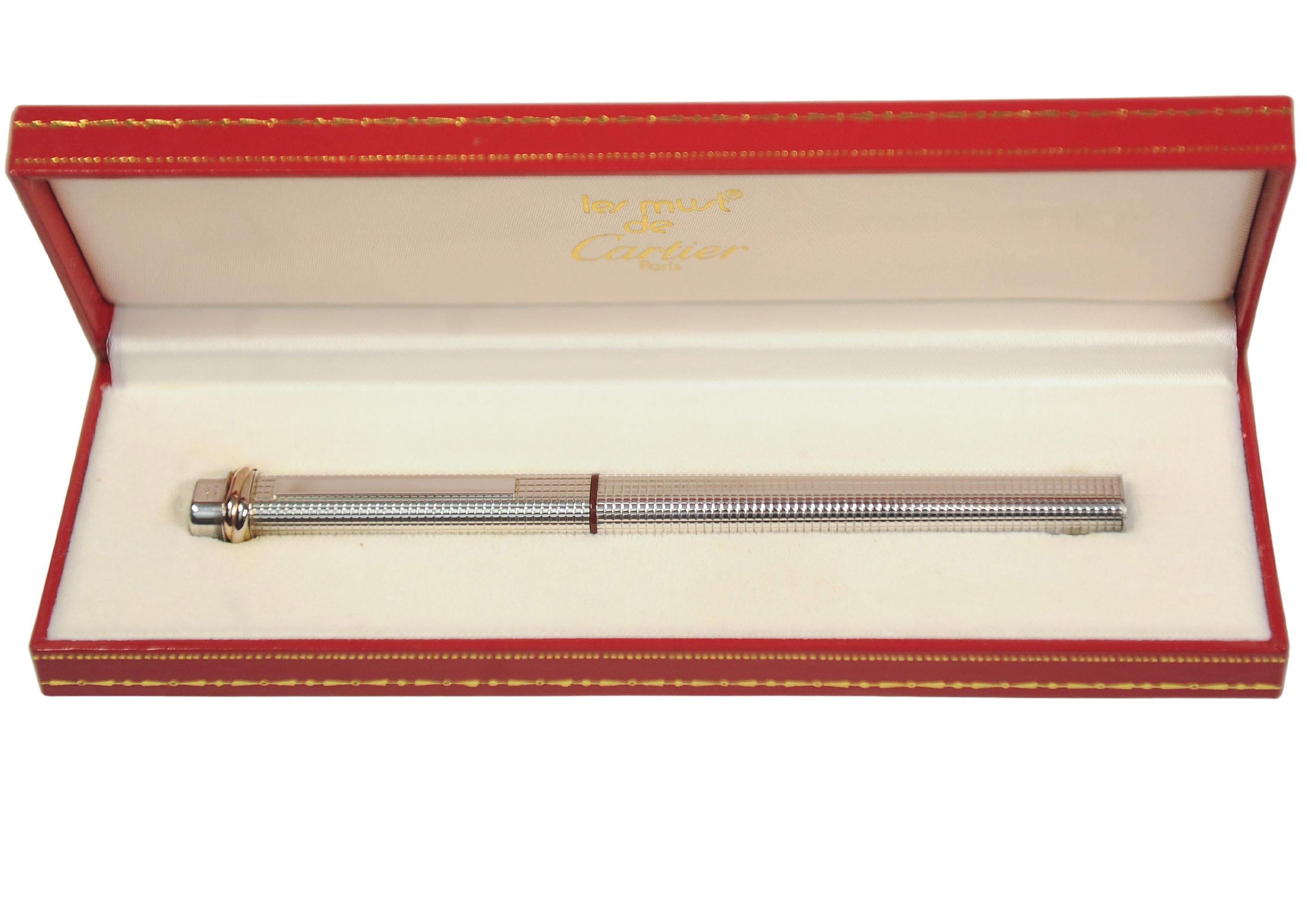Classic Must de Cartier Silver Plated Trinity Vendome Fountain Pen & Box For Sale 2
