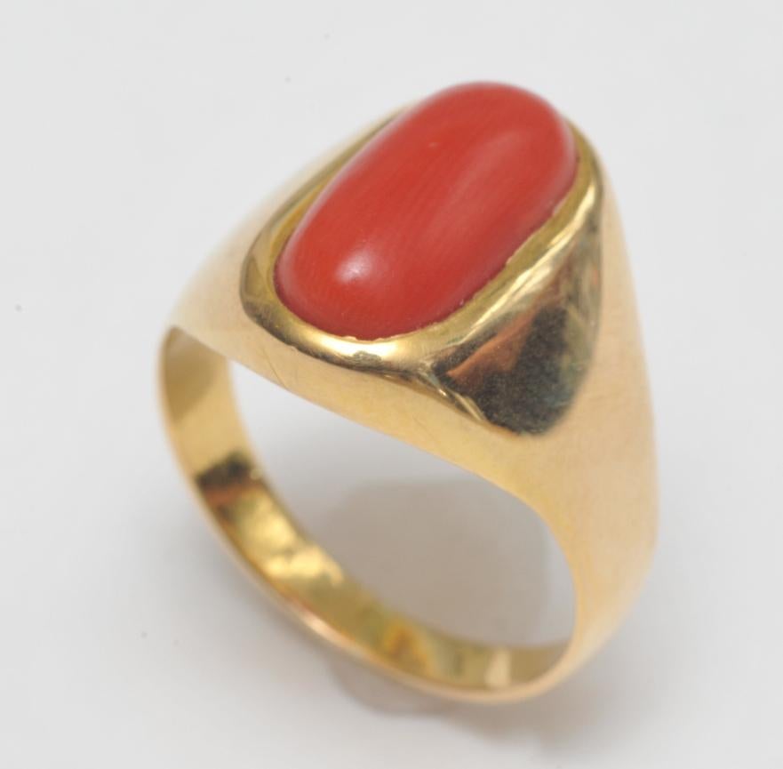 Cabochon Classic Natural Coral Gold Ring For Sale
