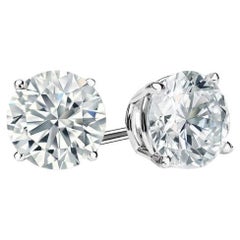 Orecchini classici con diamante naturale da 0,50 ctw in oro bianco 14K