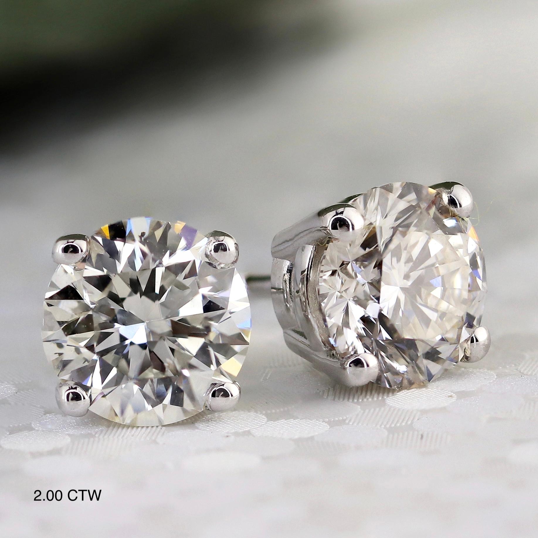 Classic Natural Diamond 2.00 ctw Stud Earrings in 14K White Gold In New Condition For Sale In Boston, MA