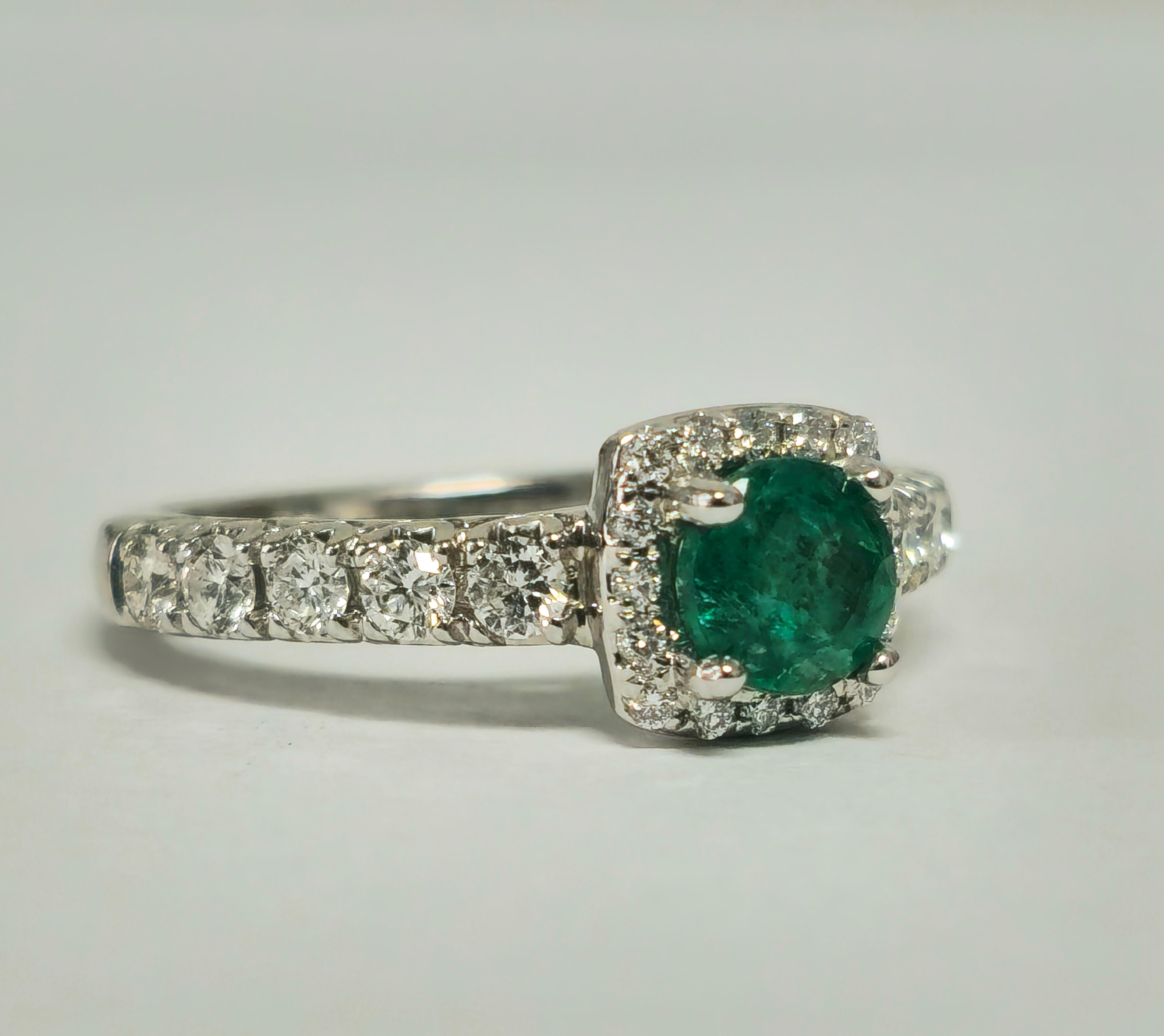 Contemporary Classic Natural Diamond & Emerald Wedding Engagement Band. For Sale