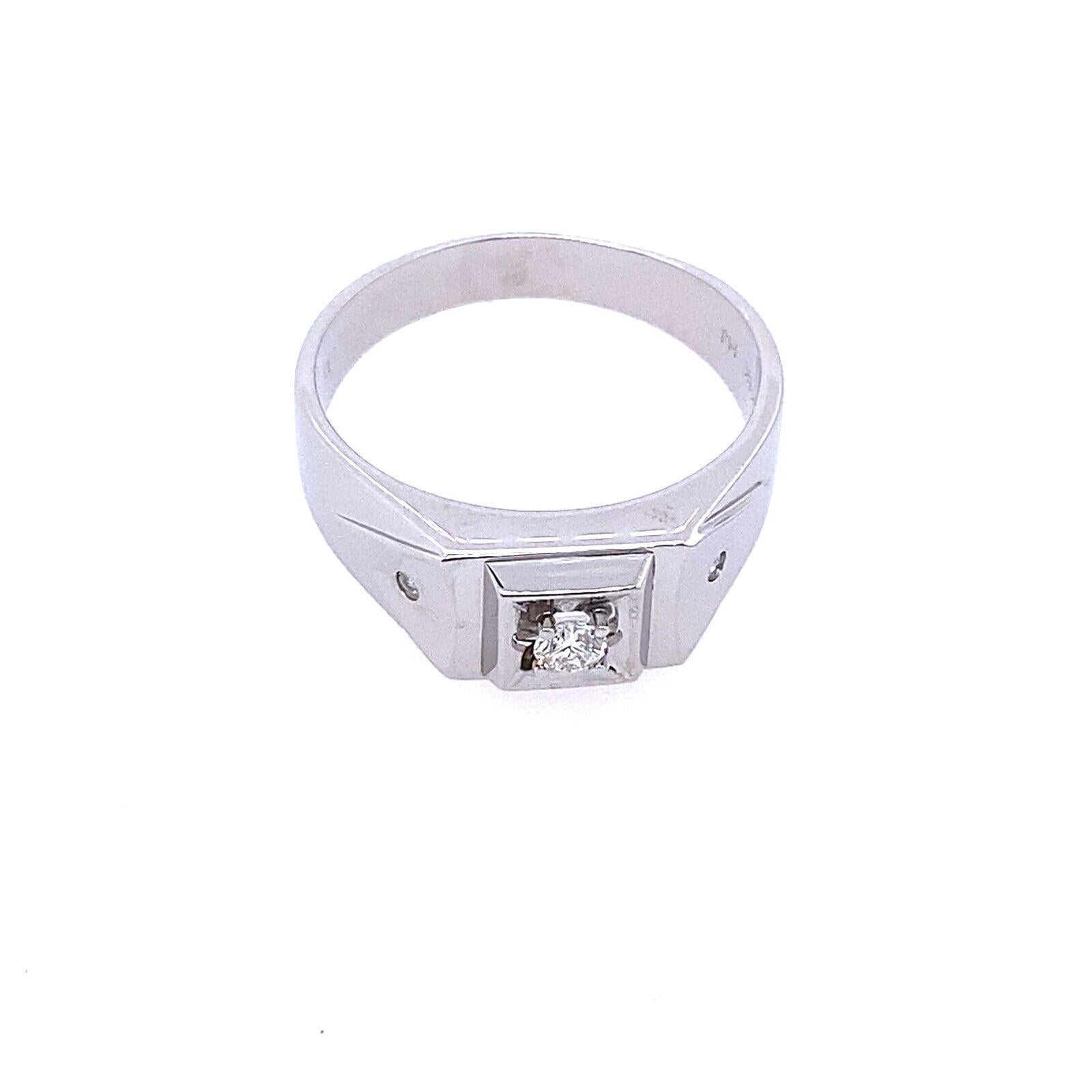 Klassischer Siegelring/Kleiderring mit Naturdiamanten aus 18 Karat Weißgold (Rundschliff)