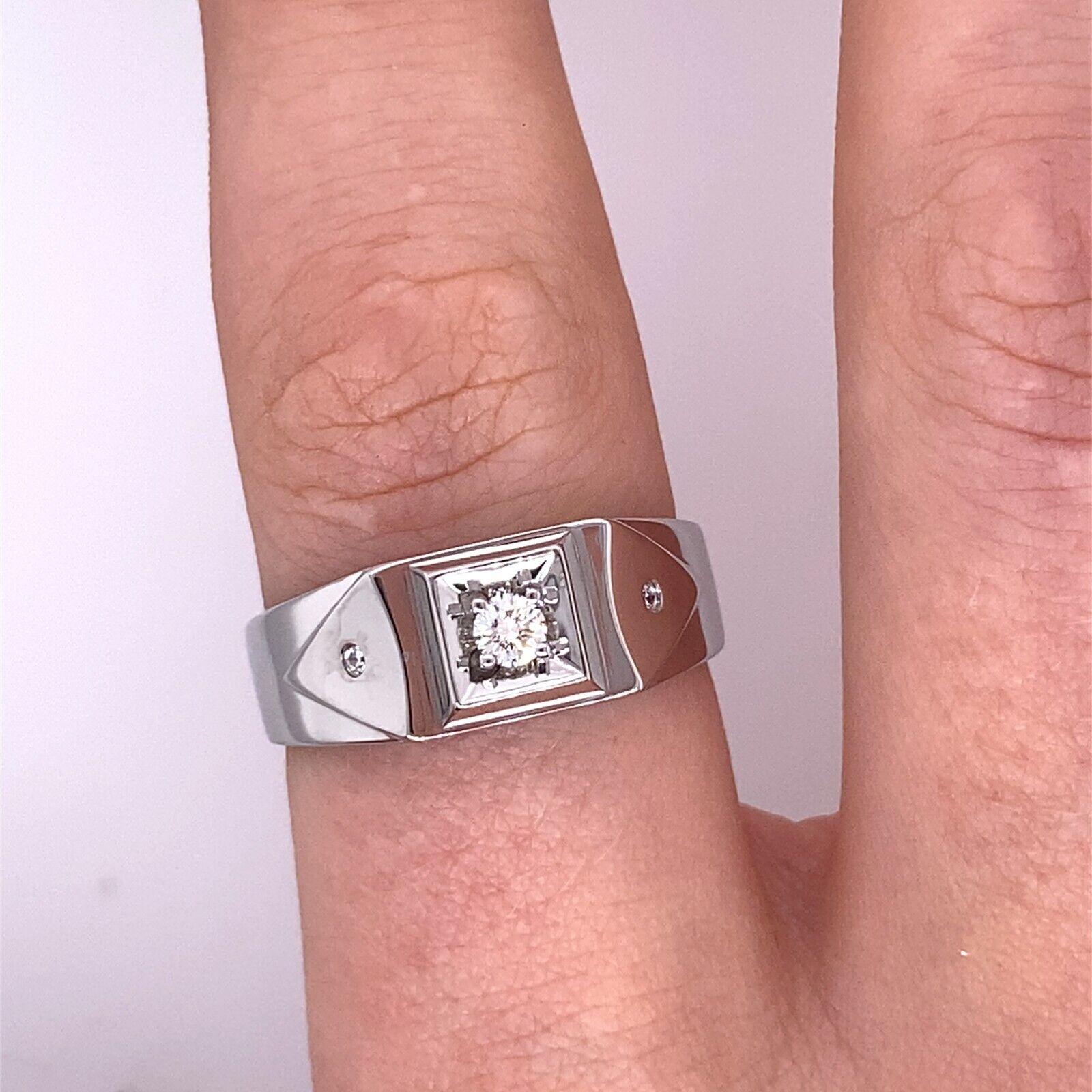 Klassischer Siegelring/Kleiderring mit Naturdiamanten aus 18 Karat Weißgold 1