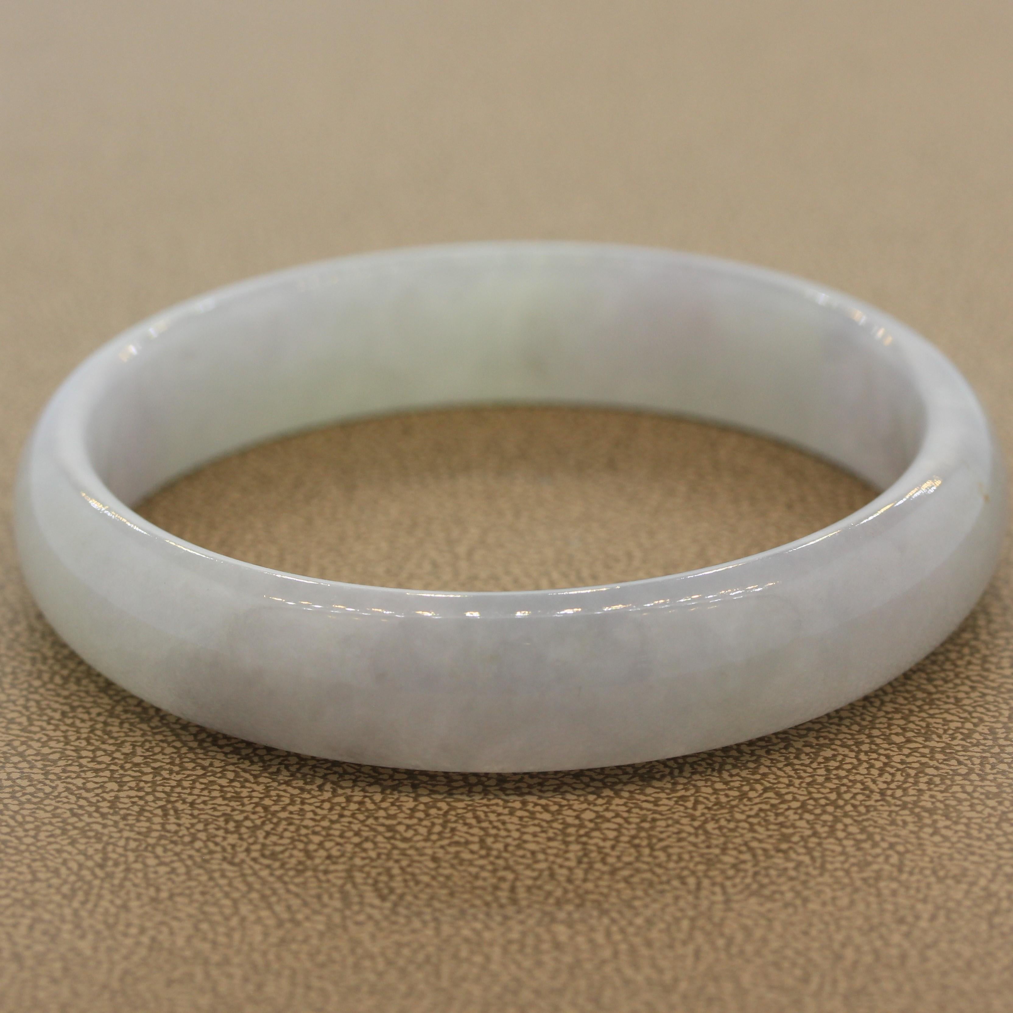 Classic Natural Jadeite Jade Bangle Bracelet In New Condition In Beverly Hills, CA