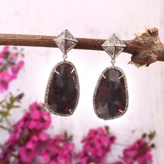 Orecchini classici a forma di piramide in argento sterling con pavé di diamanti naturali e zaffiri grezzi marroni
