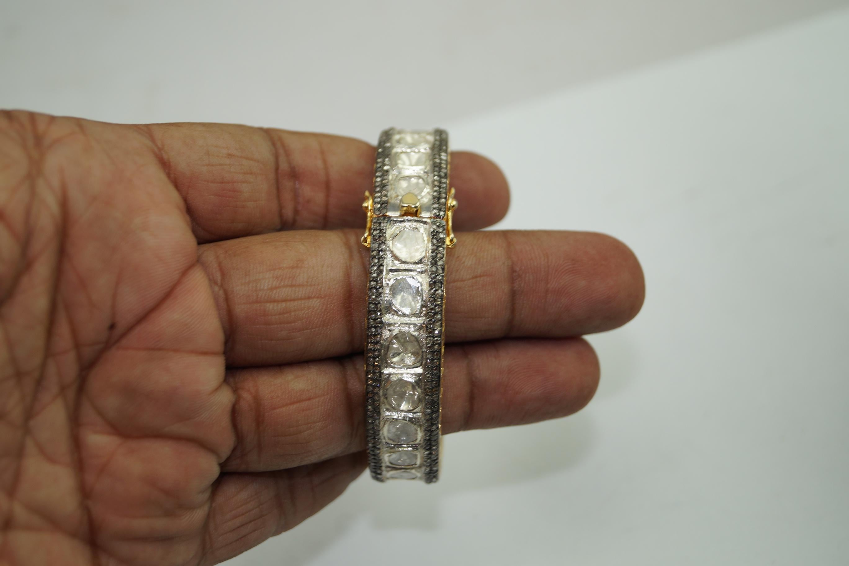Classic Natural uncut rose cut Diamond sterling silver hinged bracelet  In New Condition In Delhi, DL