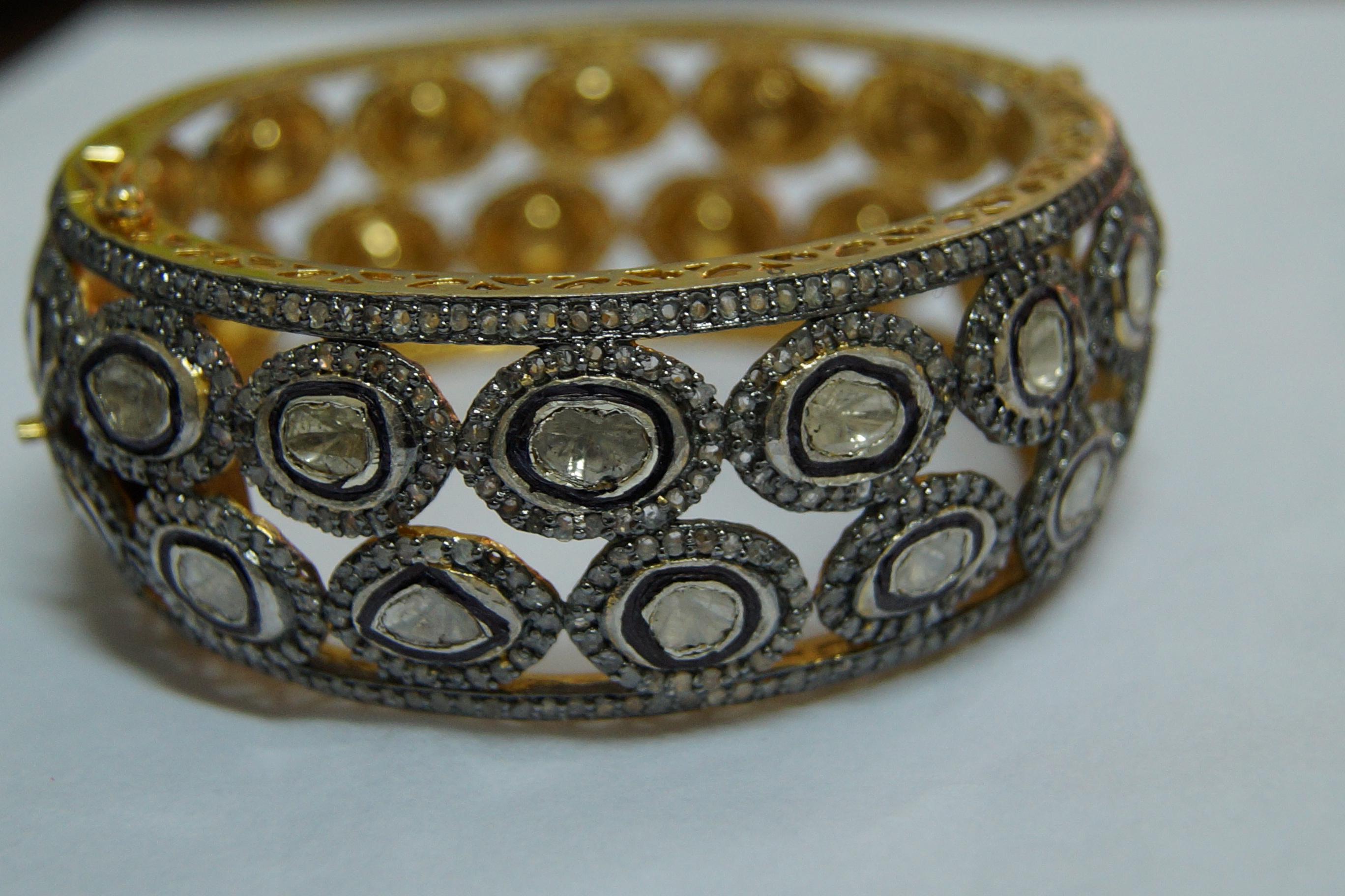 Uncut Classic Natural uncut rose cut Diamonds sterling silver broad bracelet  For Sale