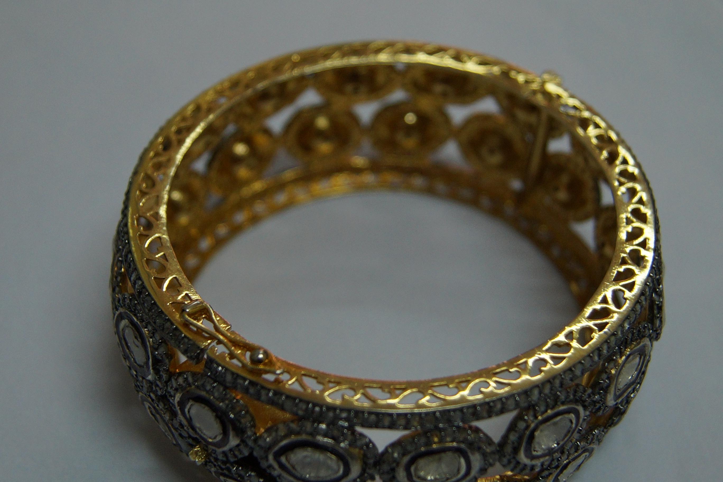 Women's or Men's Classic Natural uncut rose cut Diamonds sterling silver broad bracelet  For Sale