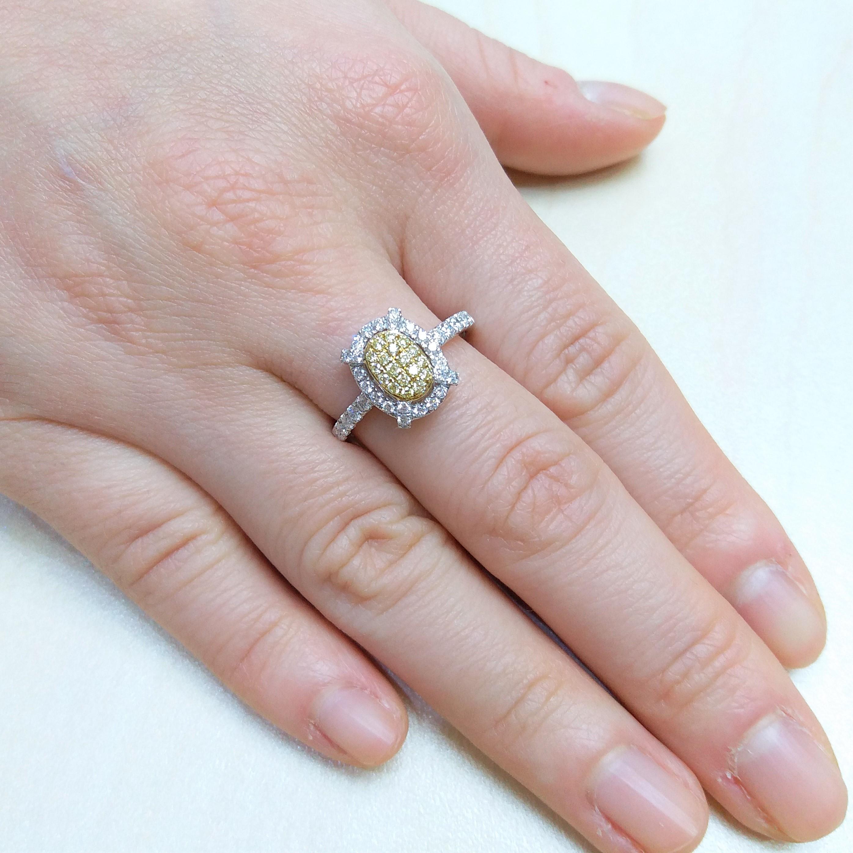 Round Cut Classic Natural Yellow diamond and White diamond ring For Sale