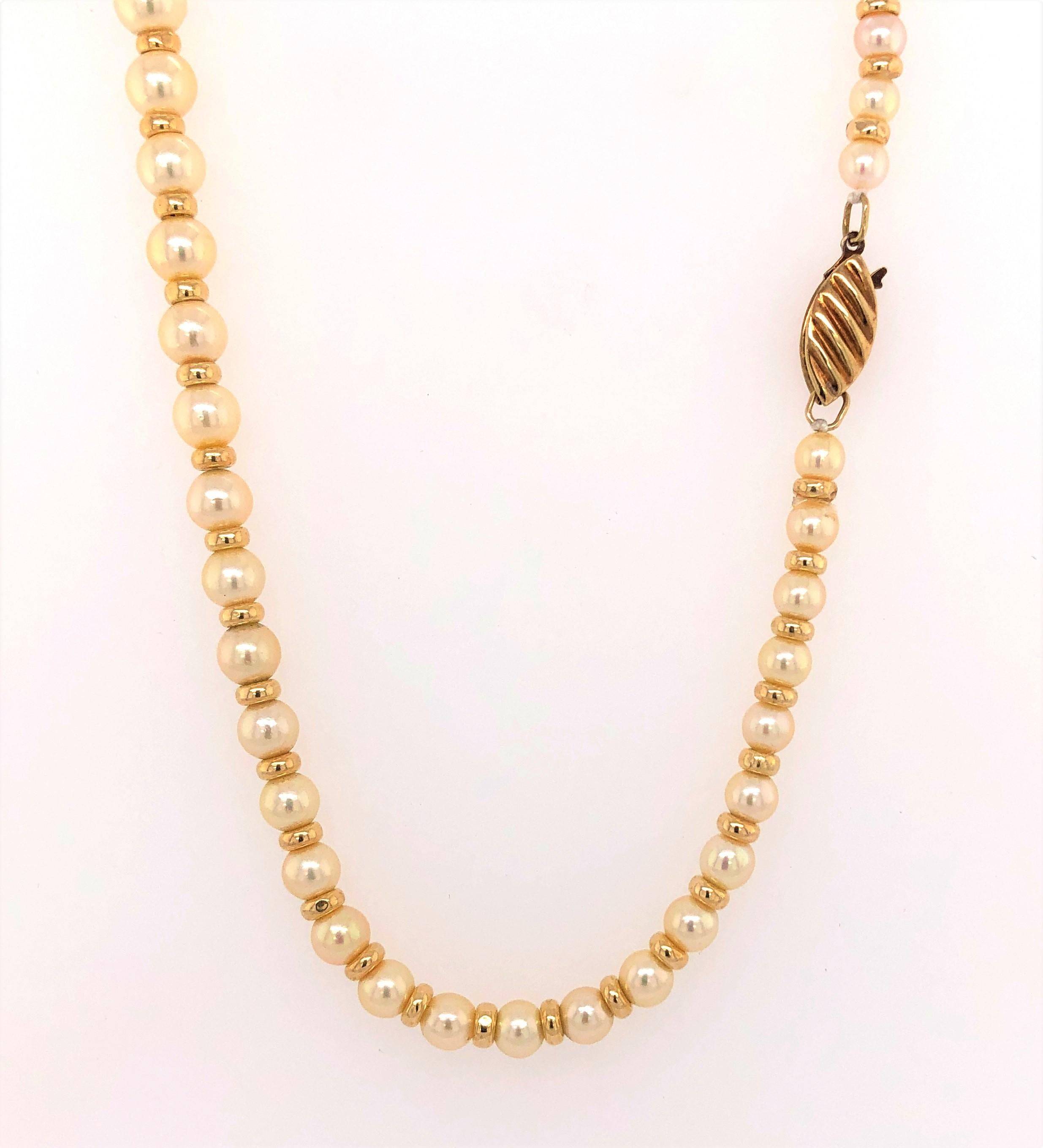 Classic Necklace of Pearls and Gold In New Condition For Sale In Mount Kisco, NY
