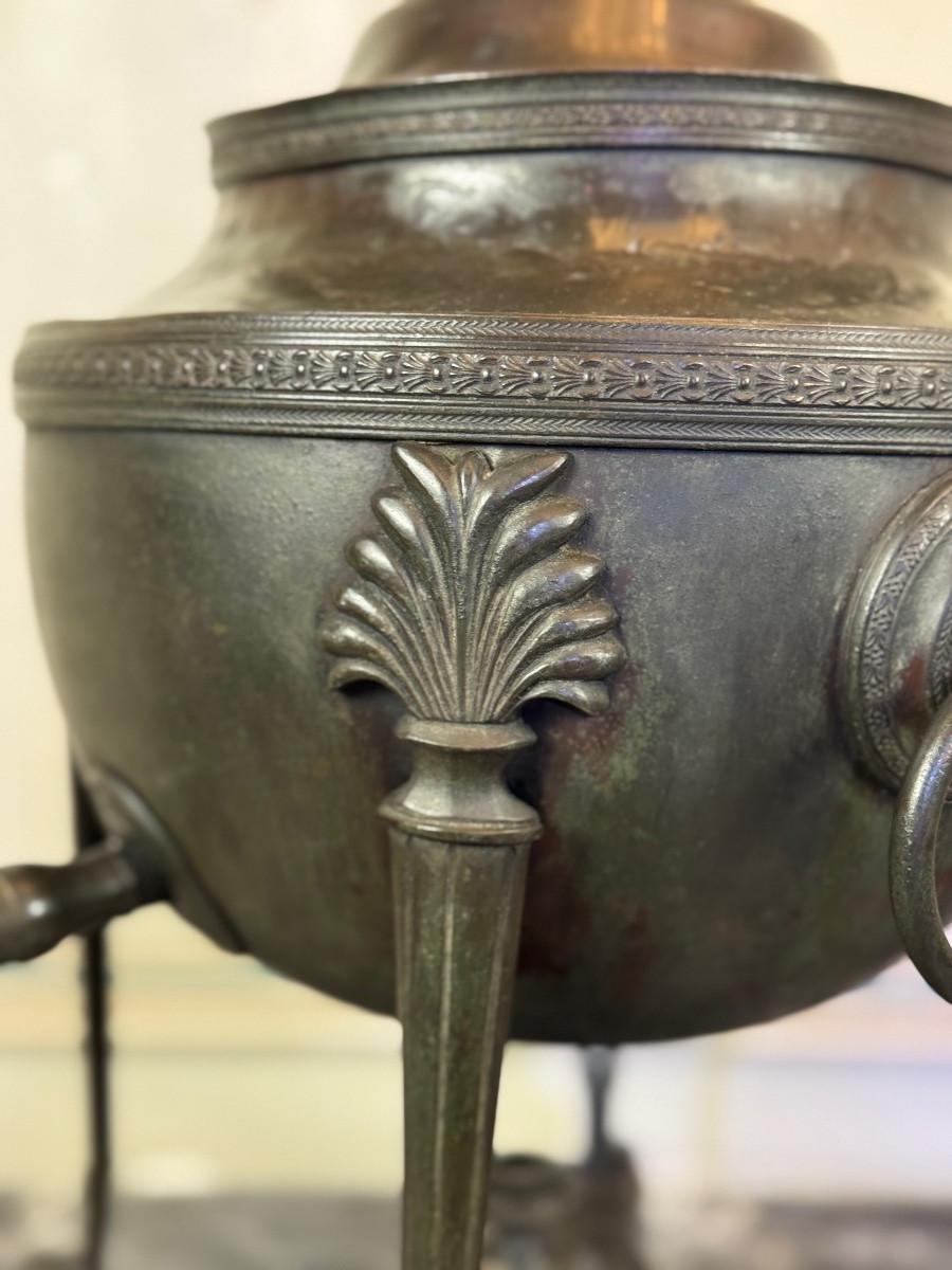 Francese Samovar classico in bronzo neo, Italia, XIX secolo in vendita