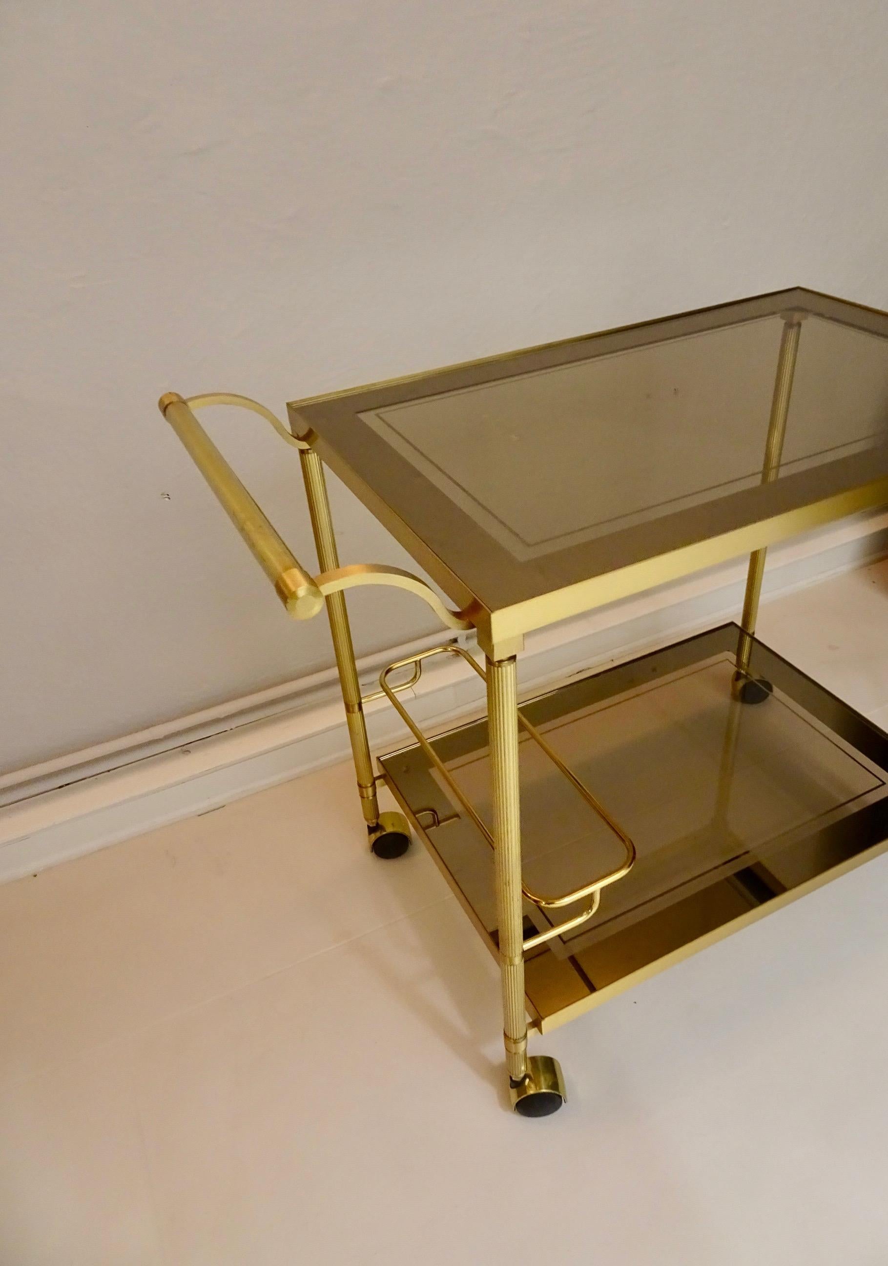 Classic Neoclassical / Hollywood Regency Gilded Brass Trolley In Good Condition For Sale In lyon, FR