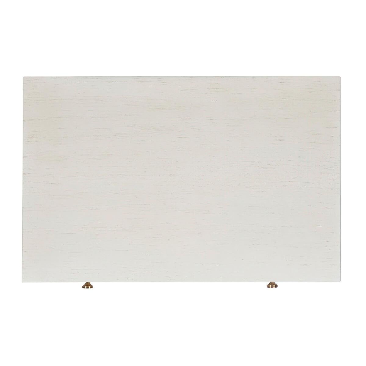 Klassischer klassischer Nachttisch, Drift White (Neoklassisch) im Angebot