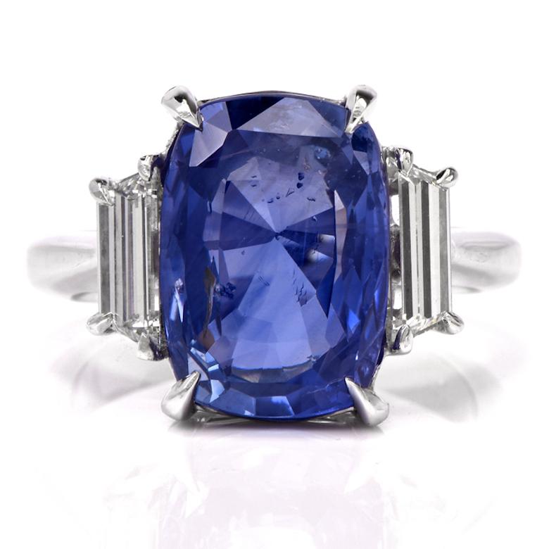 Classic No-Heat Natural Ceylon Sapphire Diamond Platinum Three stone Ring In Excellent Condition For Sale In Miami, FL