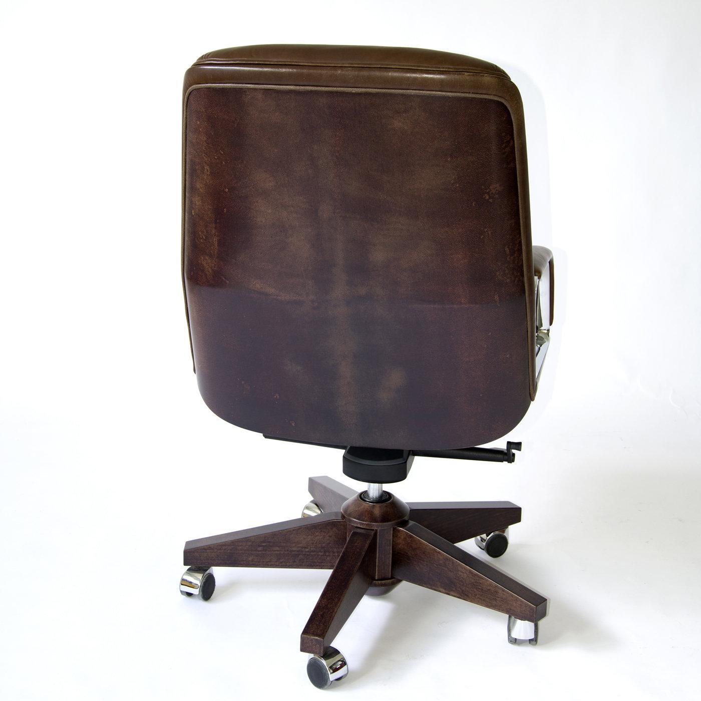 Italian Classic Office Armchair