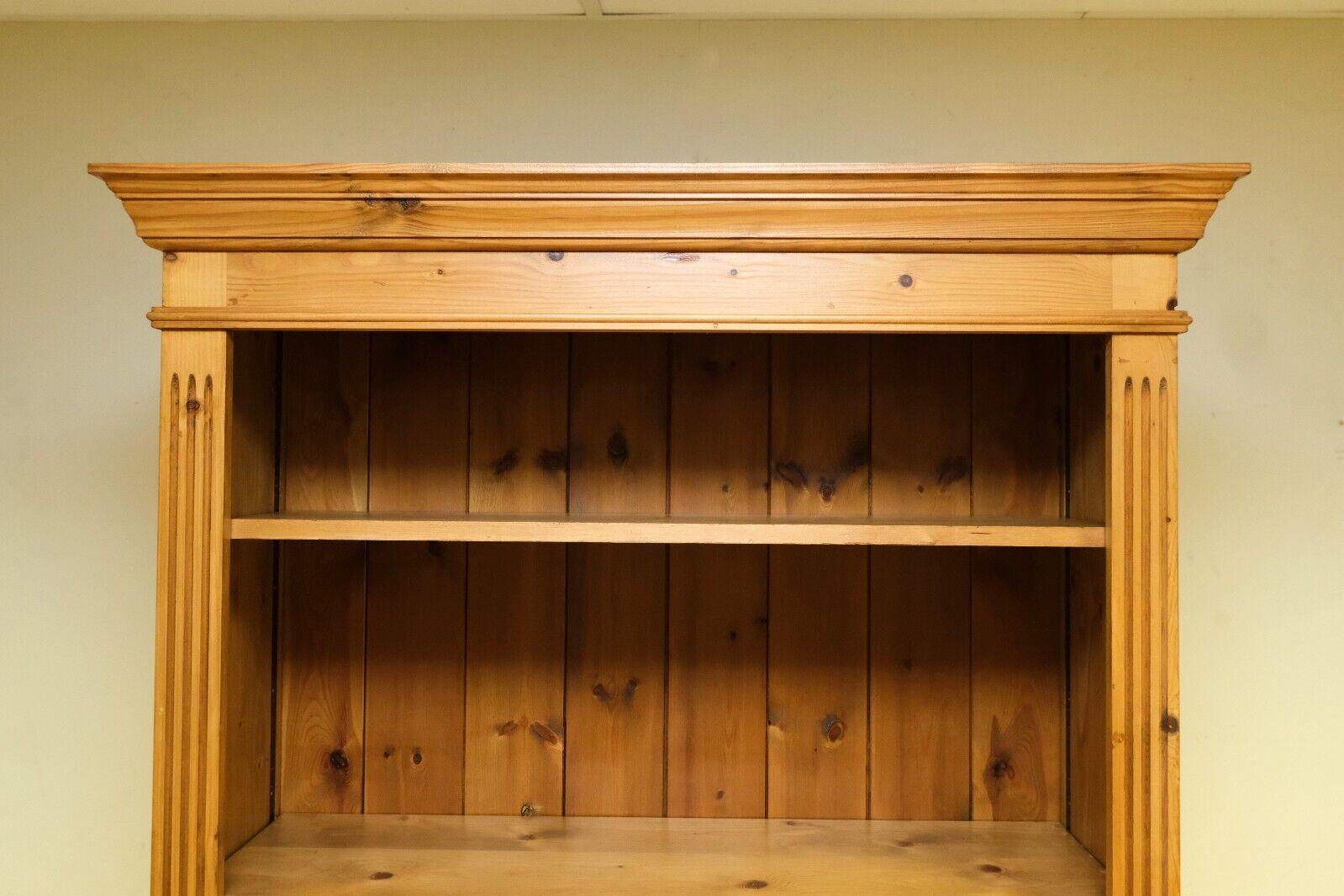 Hand-Crafted CLASSIC OPEN PINE BOOKCASE WiTH FOUR ADJUSTABLE SHELVES PLINTH BASE For Sale