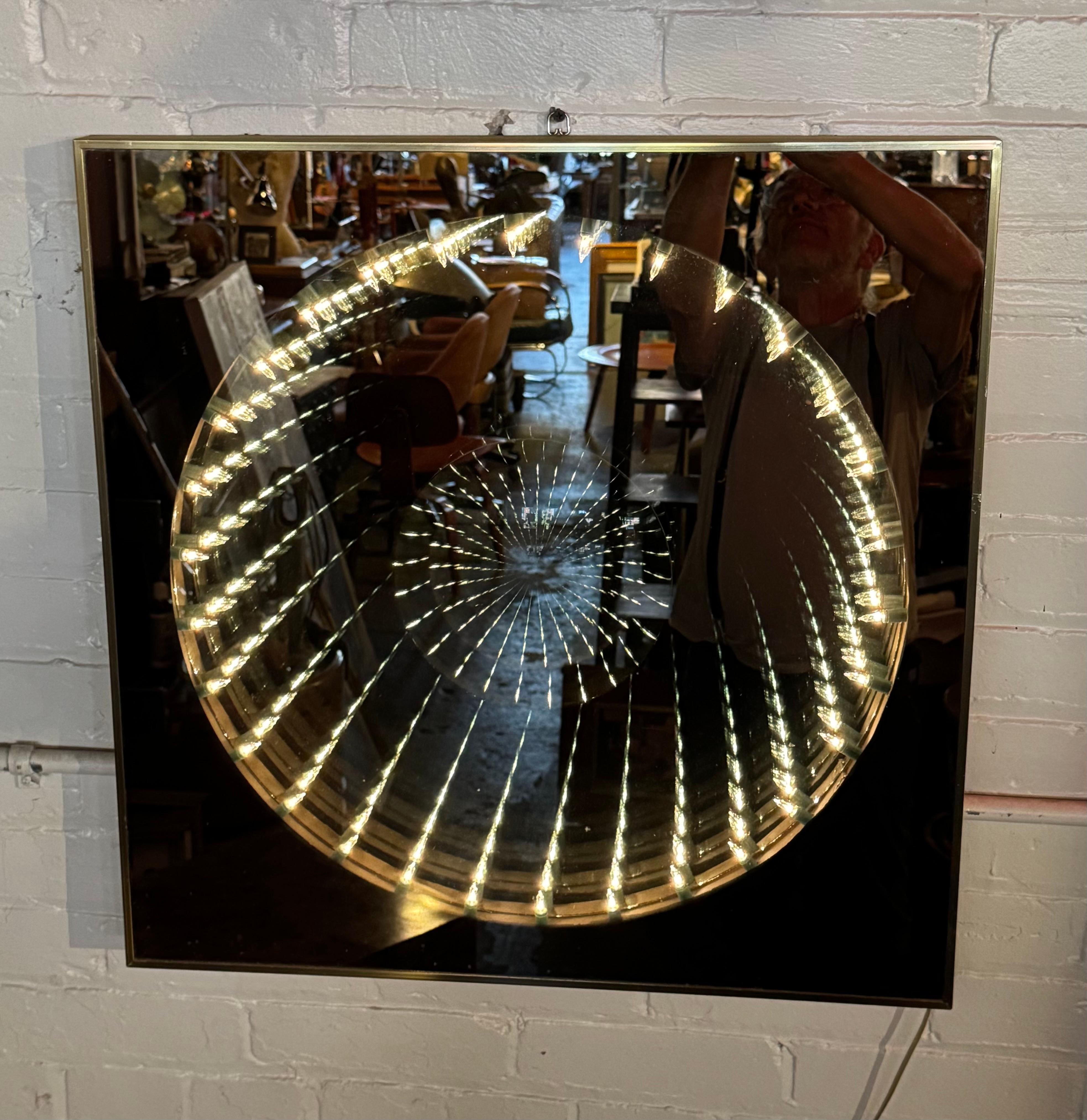 Miroir classique original pop moderniste Turner Infinity Mirror en vente 2