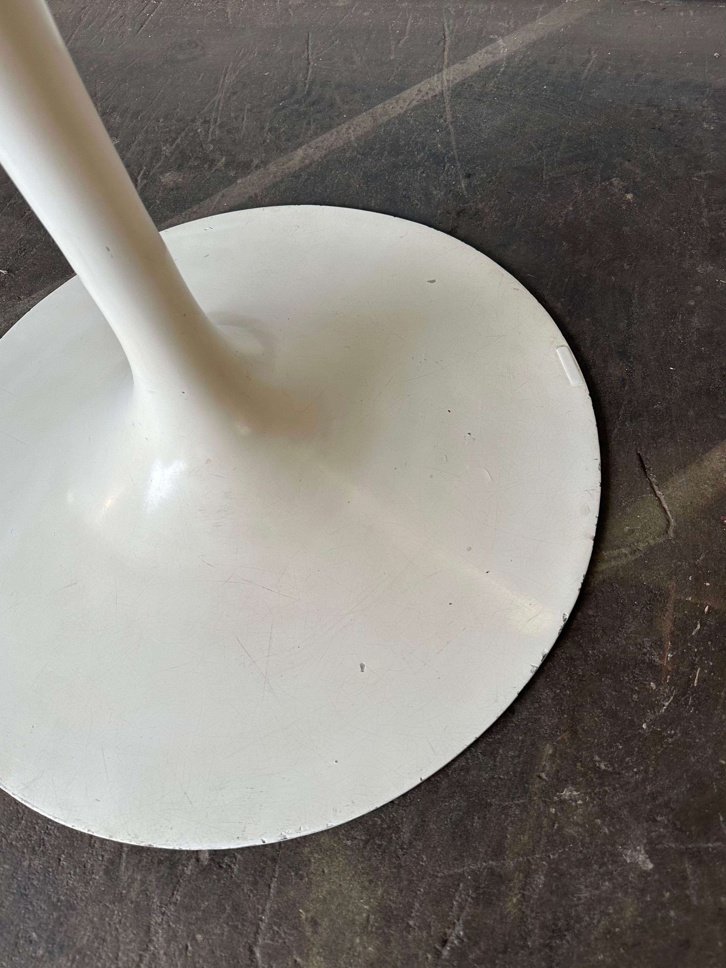 Classic Original Tulip Dining Table by Eero Saarinen for Knoll 1
