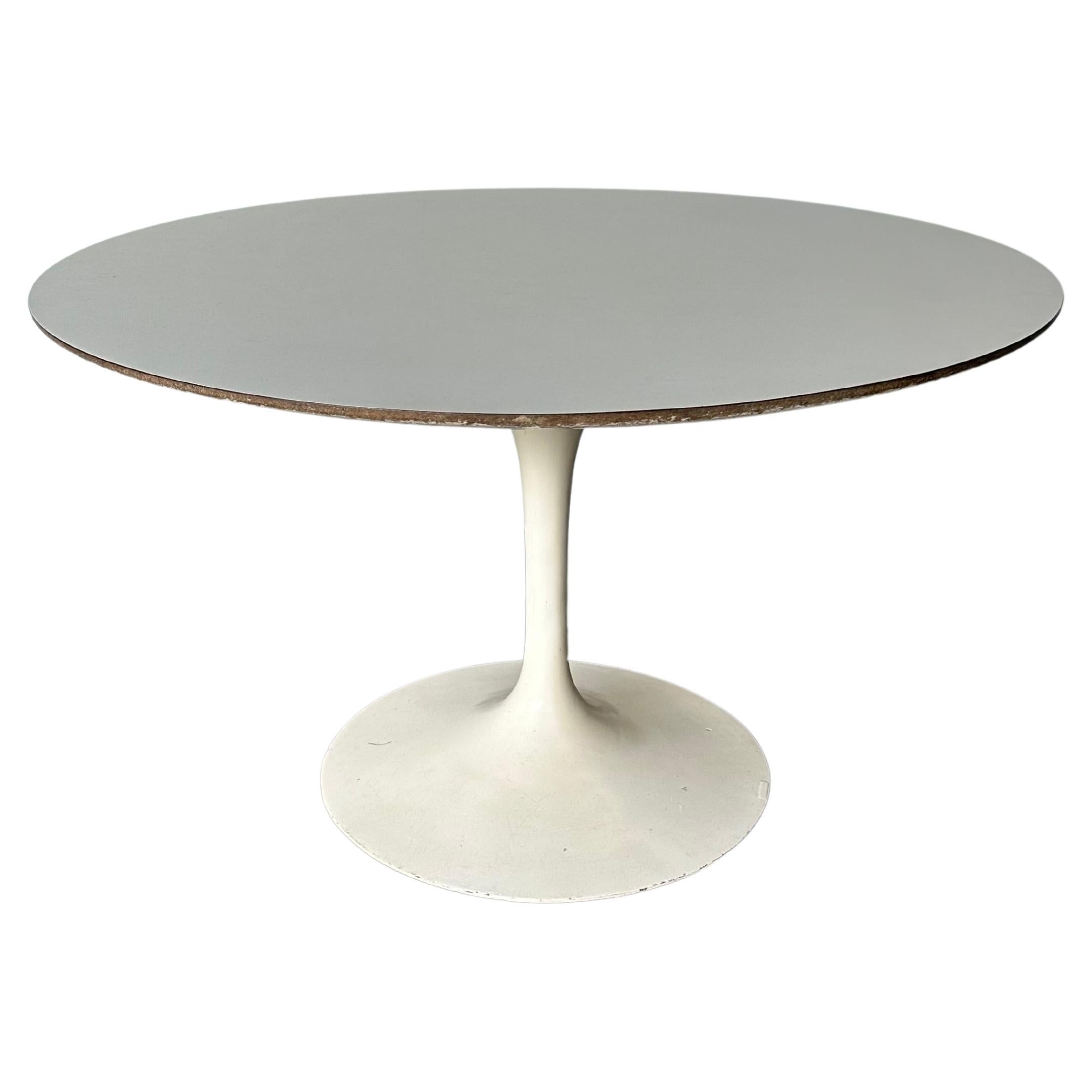 Classic Original Tulip Dining Table by Eero Saarinen for Knoll