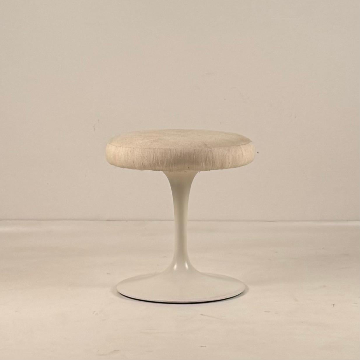 Original Tulip Stool in cast aluminum by Eero Saarinen for Knoll.
Eero Saarinen vowed to address the “ugly, confusing, unrestful world” he observed underneath chairs and tables -- the so-called 