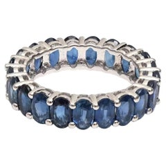 Klassischer ovaler blauer 14K (18K Custom) Weißgold Saphir Ewigkeitsring