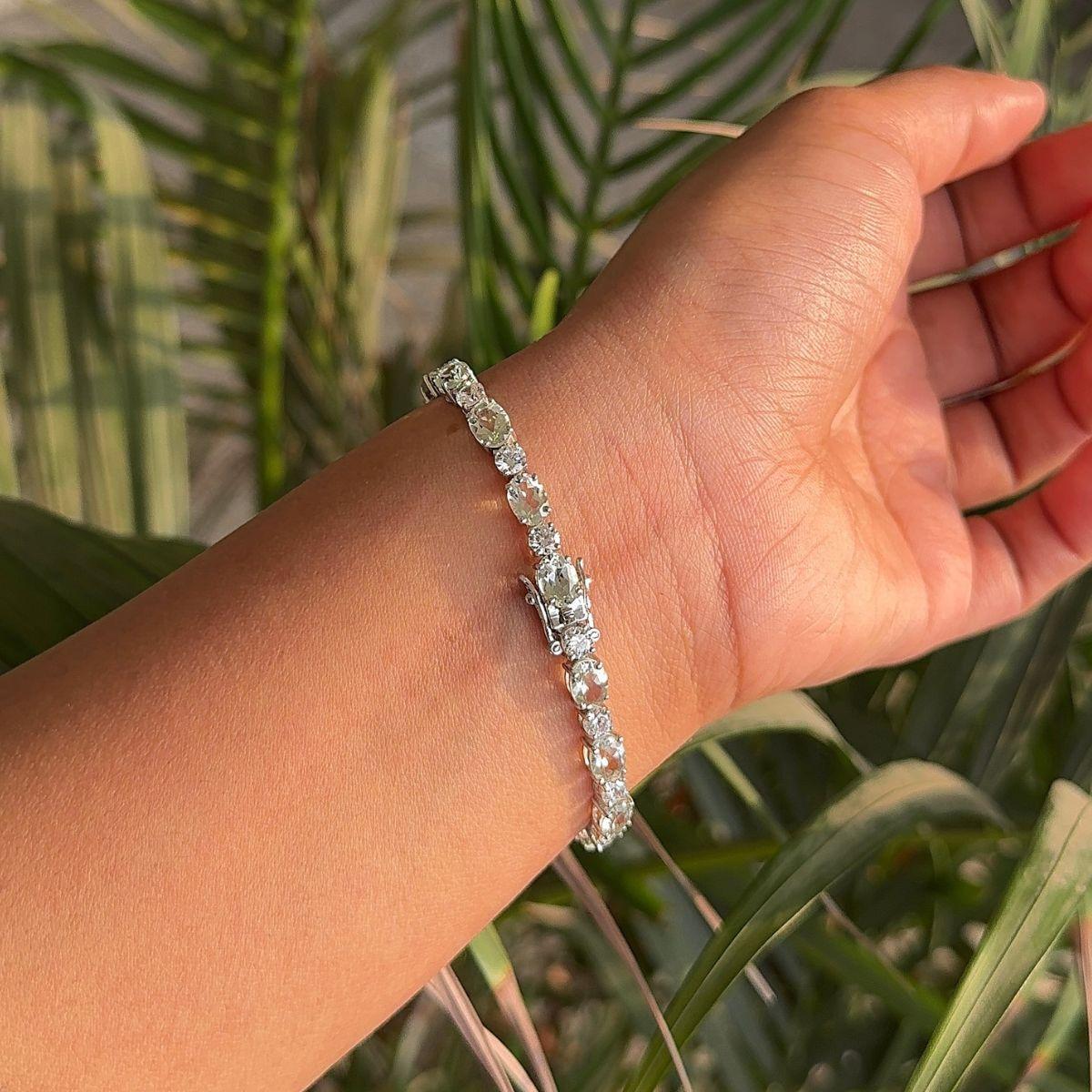 Classic Oval Cut Green Amethyst and Zircon Silver Tennis Bracelet Gift for Wife In New Condition For Sale In New York, NY