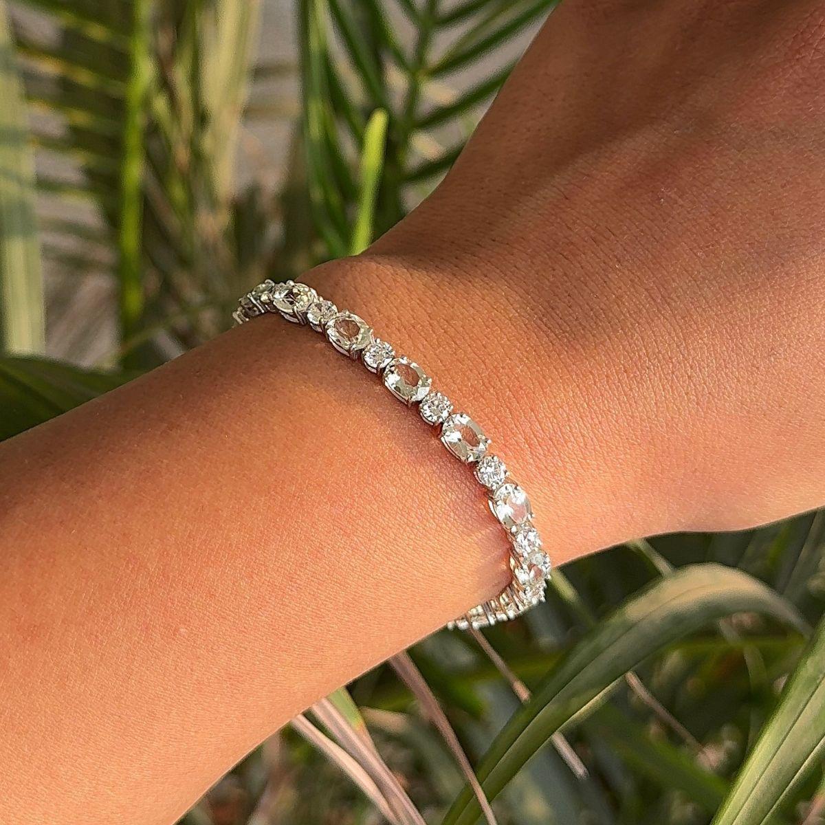 Classic Oval Cut Green Amethyst and Zircon Silver Tennis Bracelet Gift for Wife For Sale 1