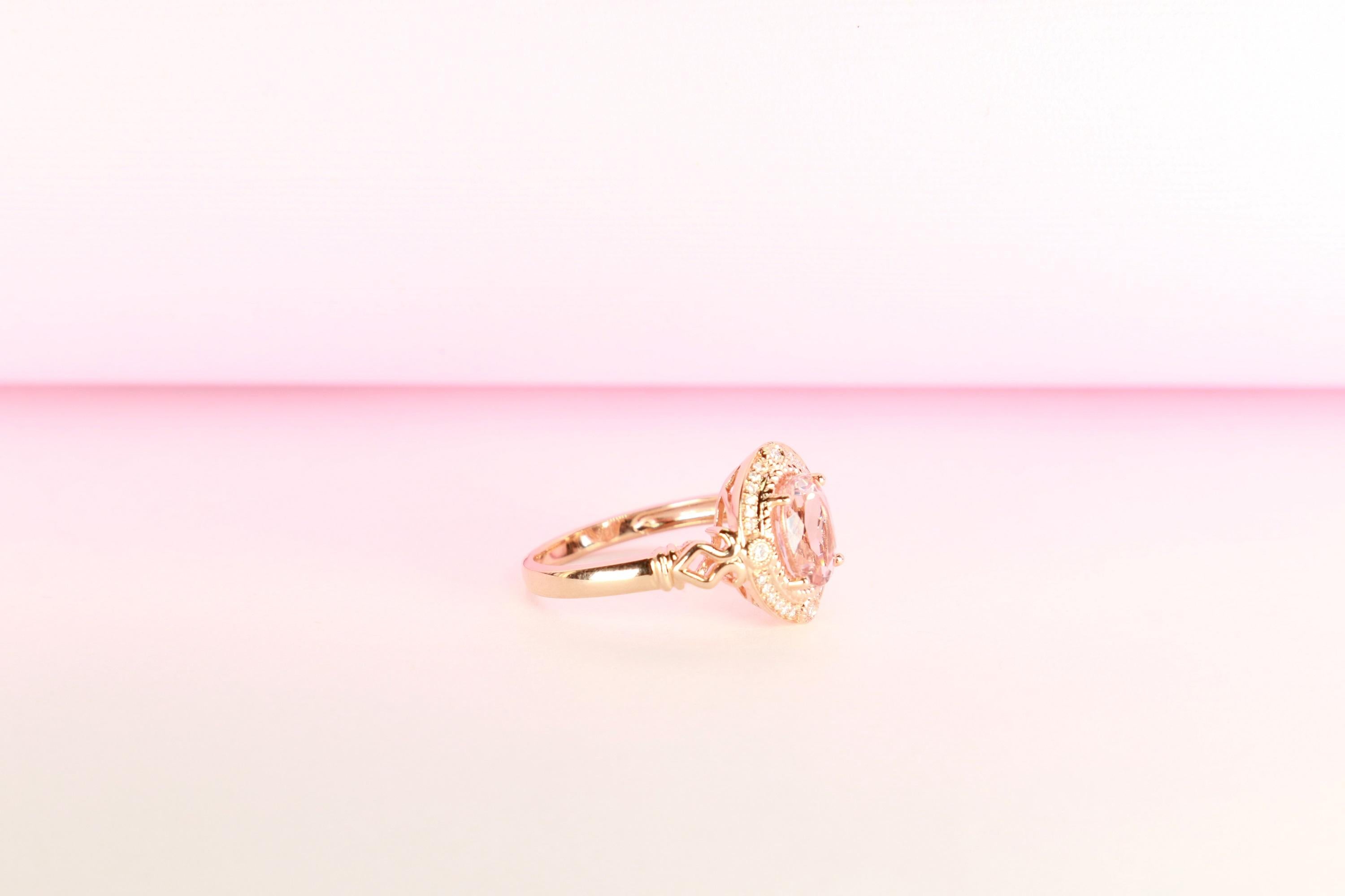 Oval Cut Classic Oval-Cut Morganite with Round-Cut Diamond 14k Rose Gold Ring