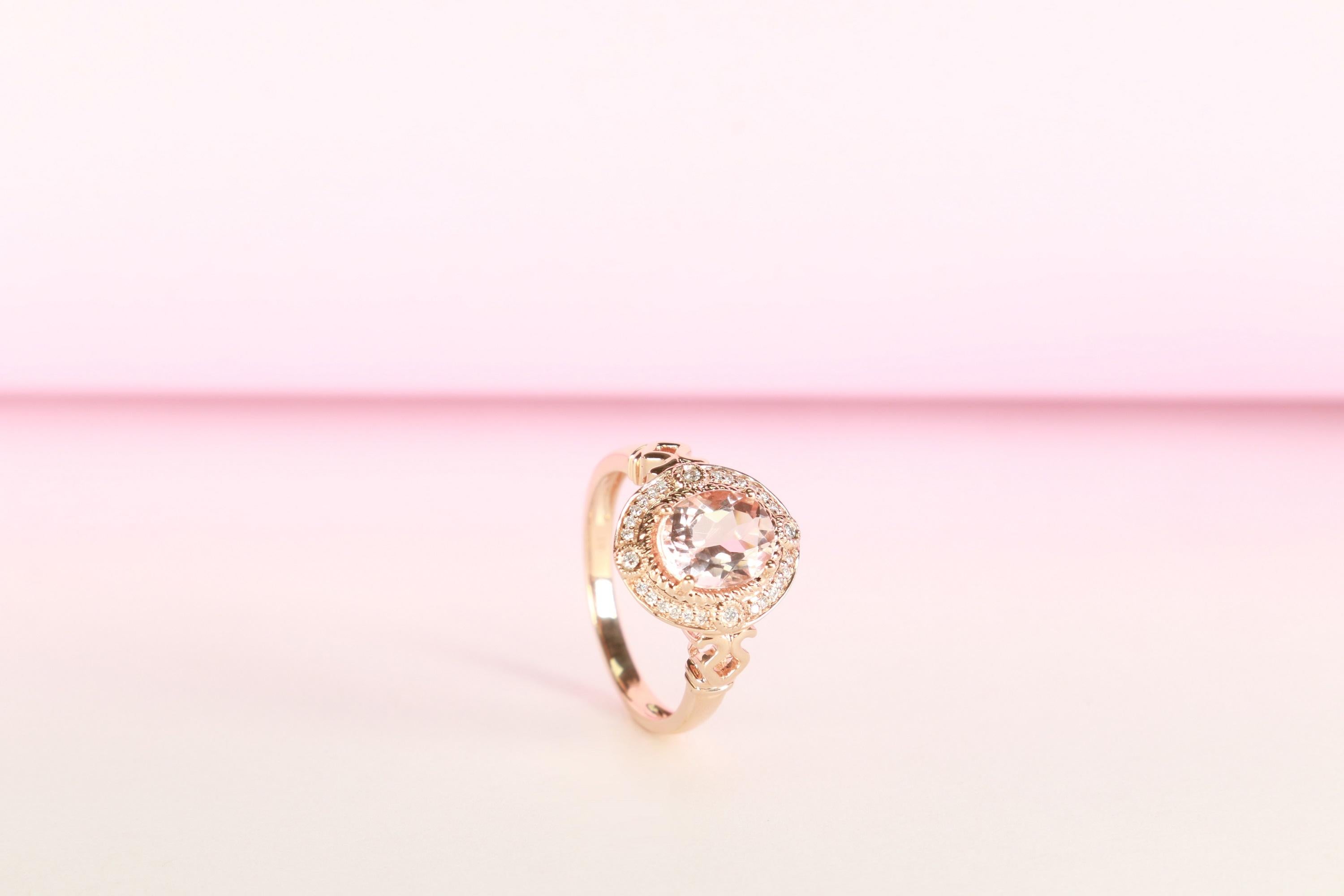Art Deco Classic Oval-Cut Morganite with Round-Cut Diamond 14k Rose Gold Ring