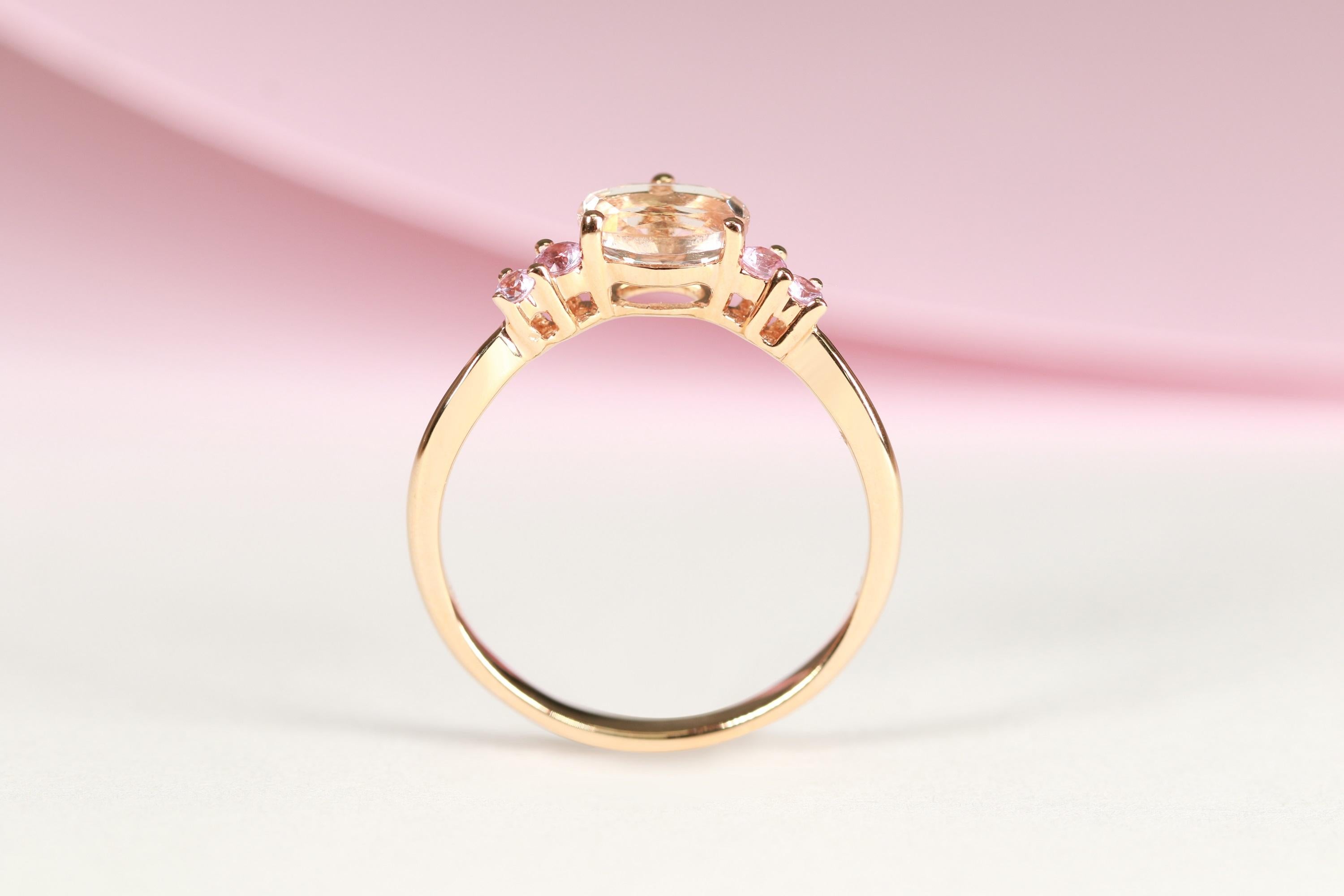 Art Deco Classic Oval-Cut Morganite with Round-Cut Pink Sapphire 14k Rose Gold Ring For Sale