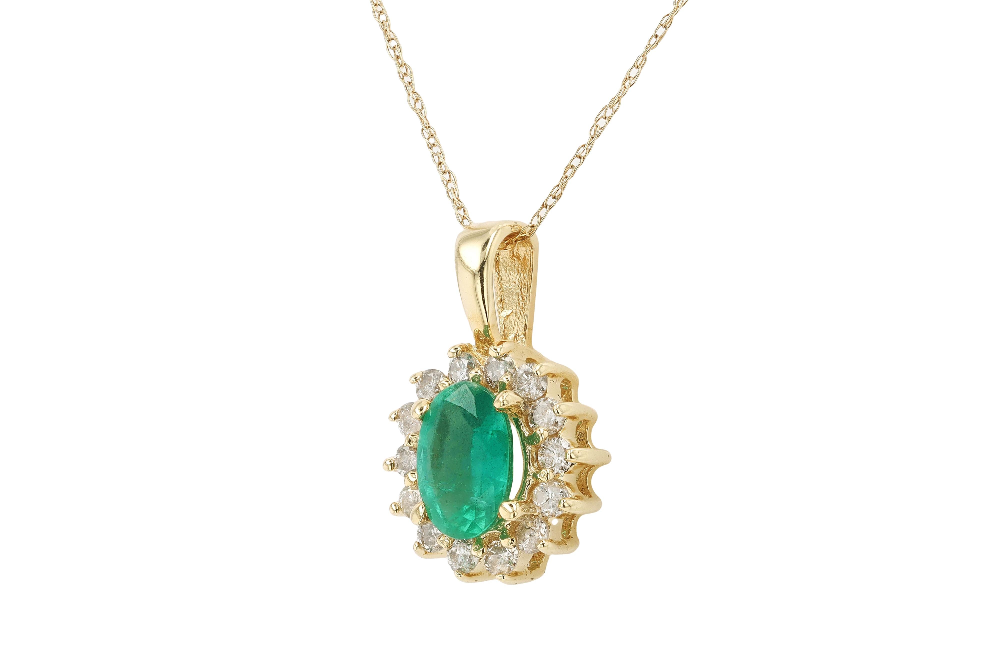 Classic Oval Emerald and Diamond Necklace In New Condition For Sale In Santa Barbara, CA