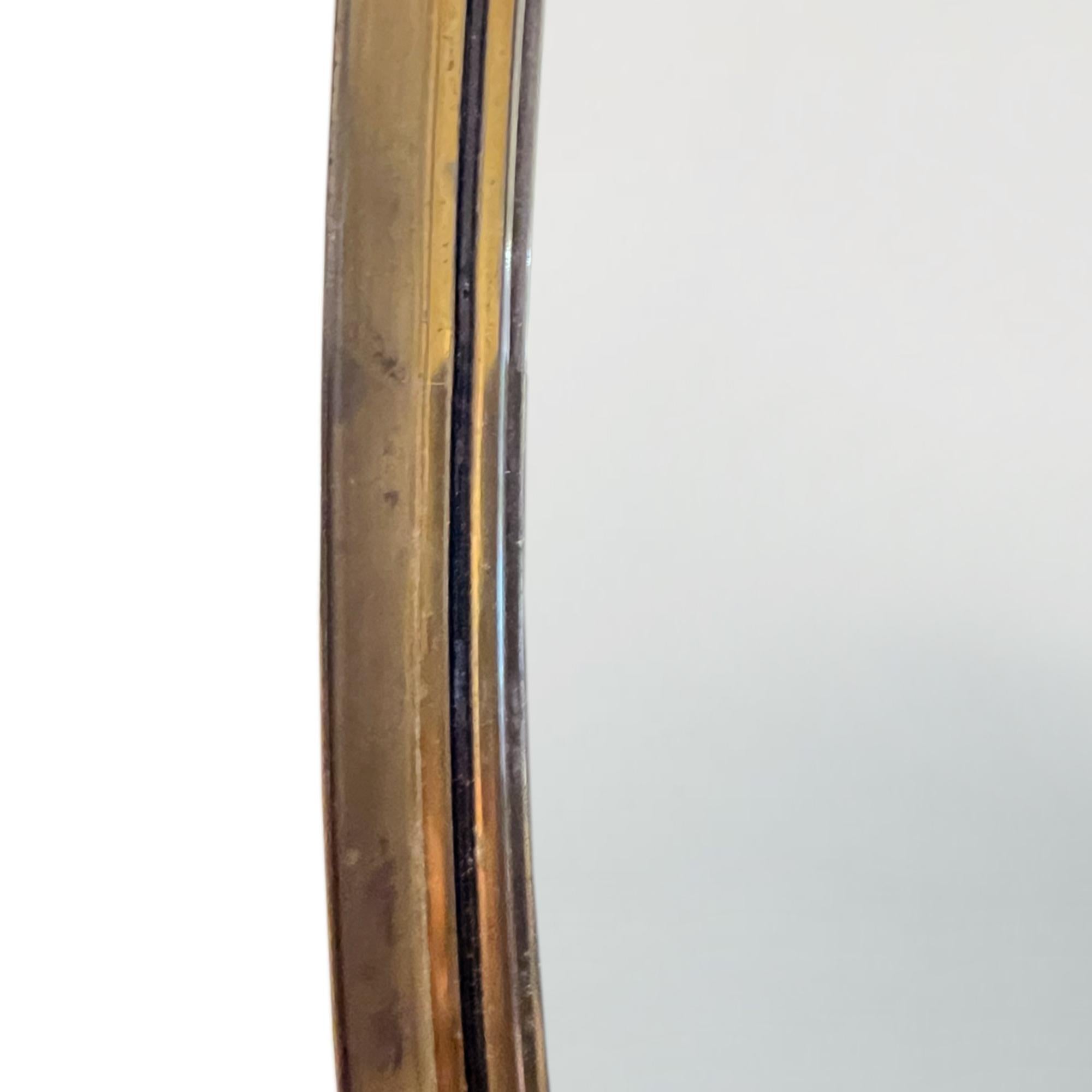 Klassischer ovaler französischer Midcentury-Spiegel mit Bronzerahmen (Moderne der Mitte des Jahrhunderts) im Angebot