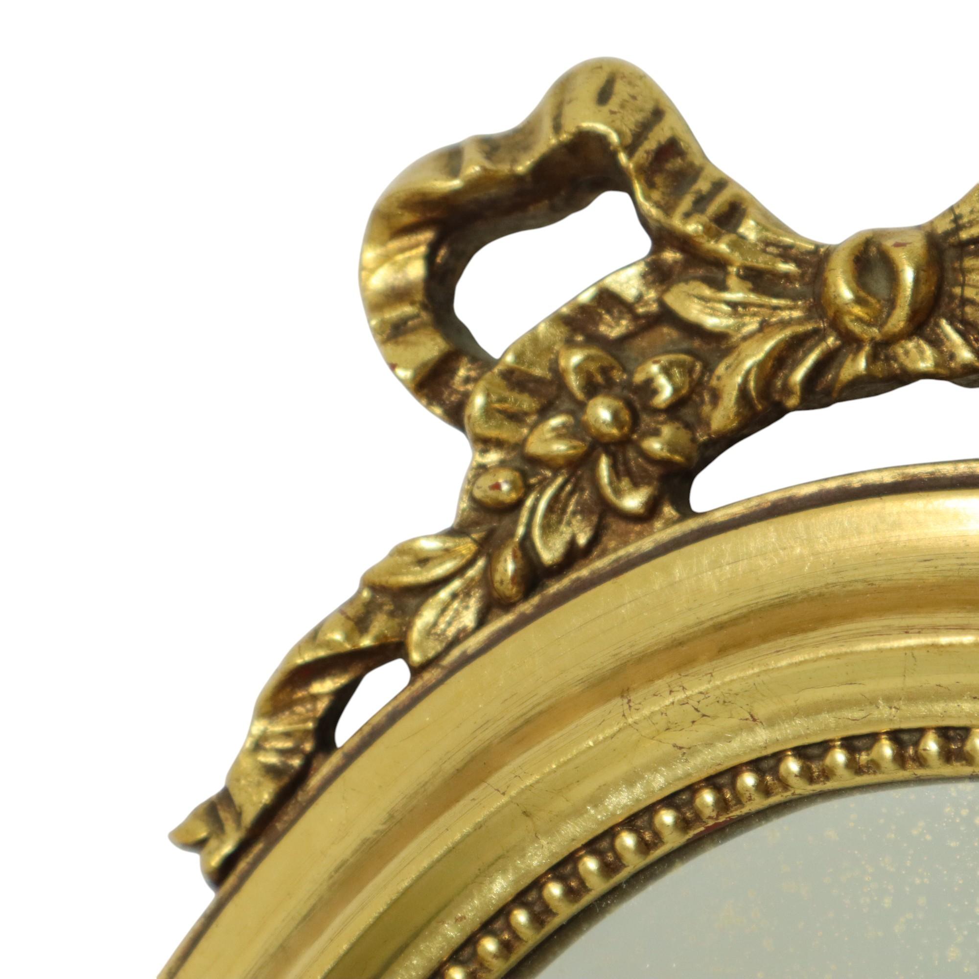 Decorazione classica ovale con nastro a specchio dorato Francia 58 cm in vendita 5