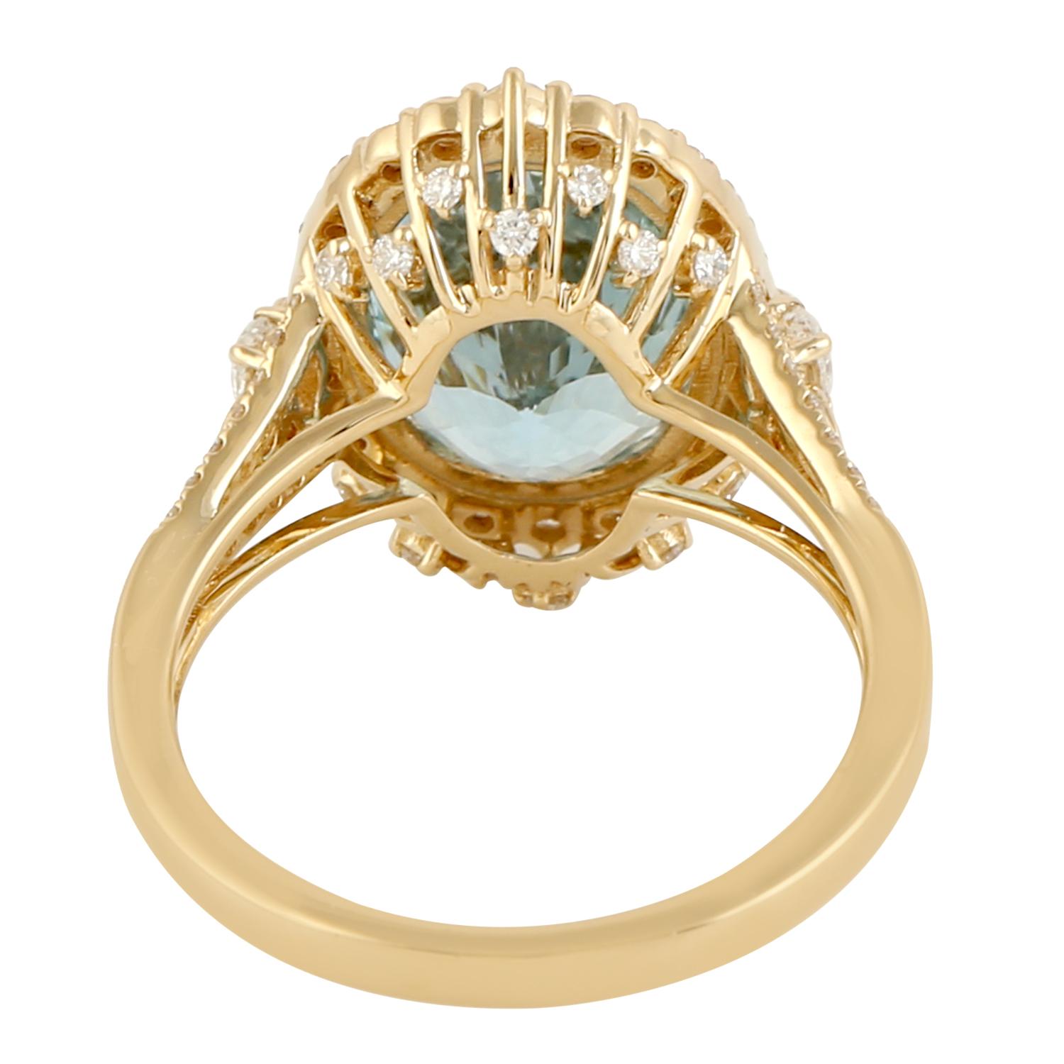 Modern Classic Oval Shape Aquamarine Cocktail Solitaire Ring with Diamonds in 18k Gold