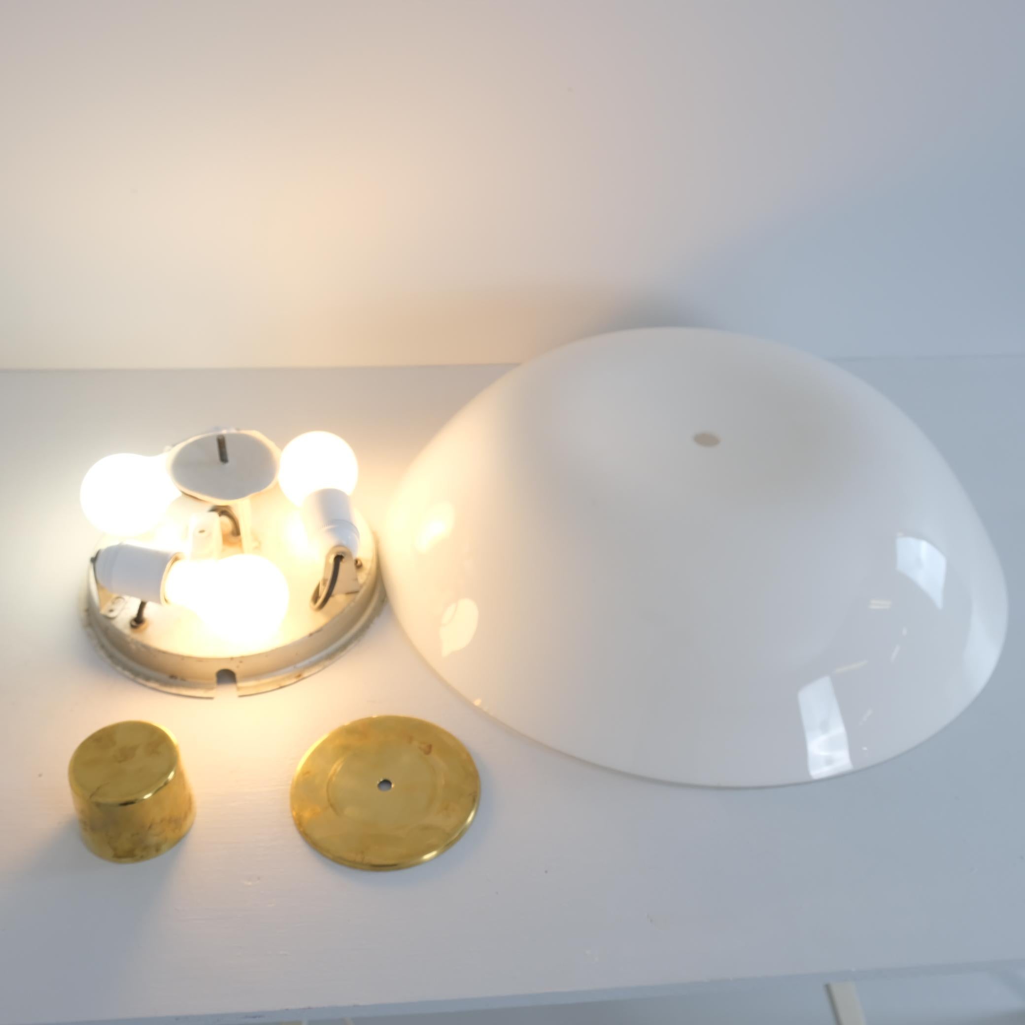 Lampada da soffitto classica Paavo Tynell 2098N, in ottone e vetro opalino, Idman 1950s in vendita 4
