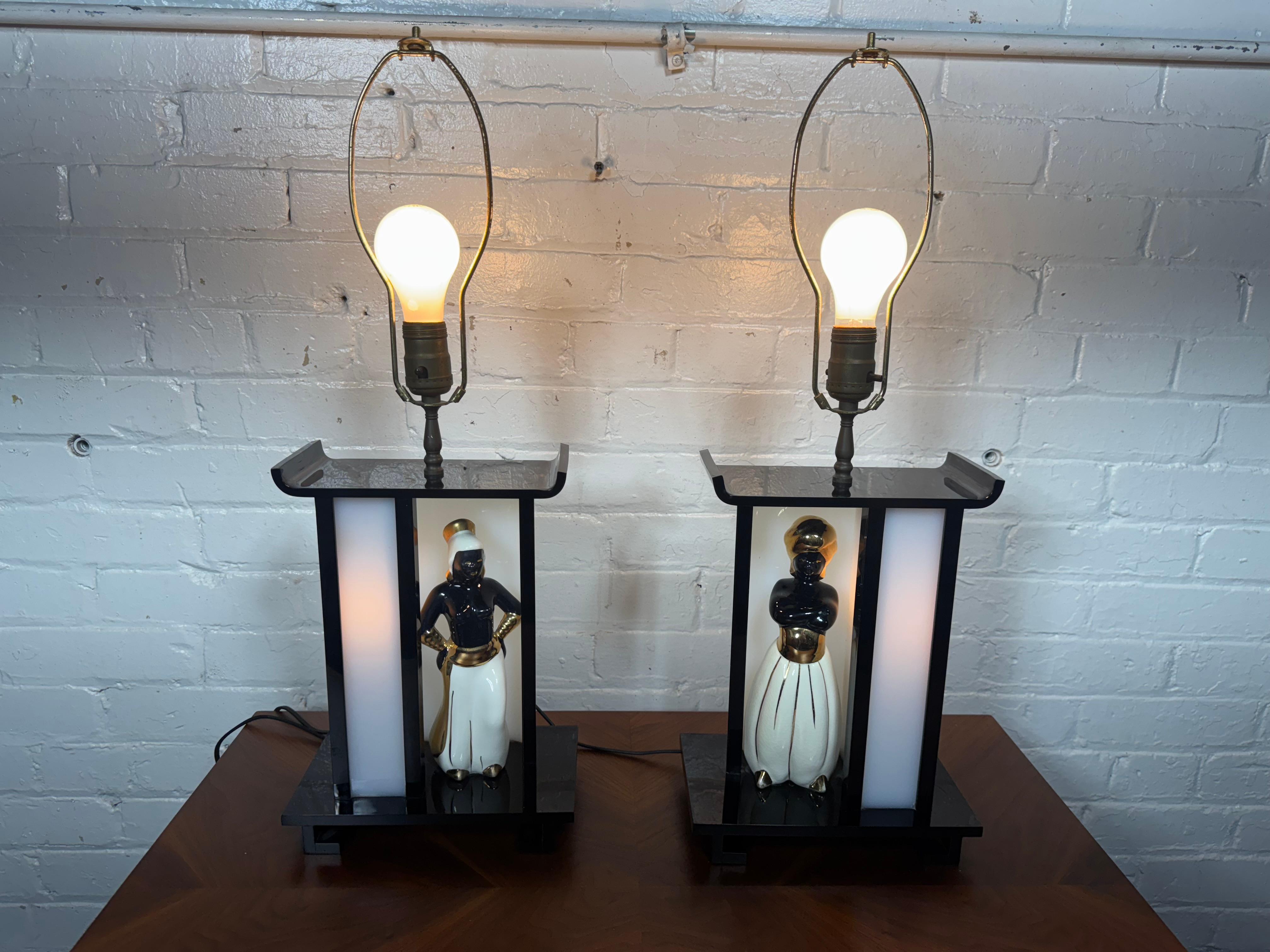 Paire de lampes MOSS classiques des années 1950, figures Blackamoor noir / or en vente 1