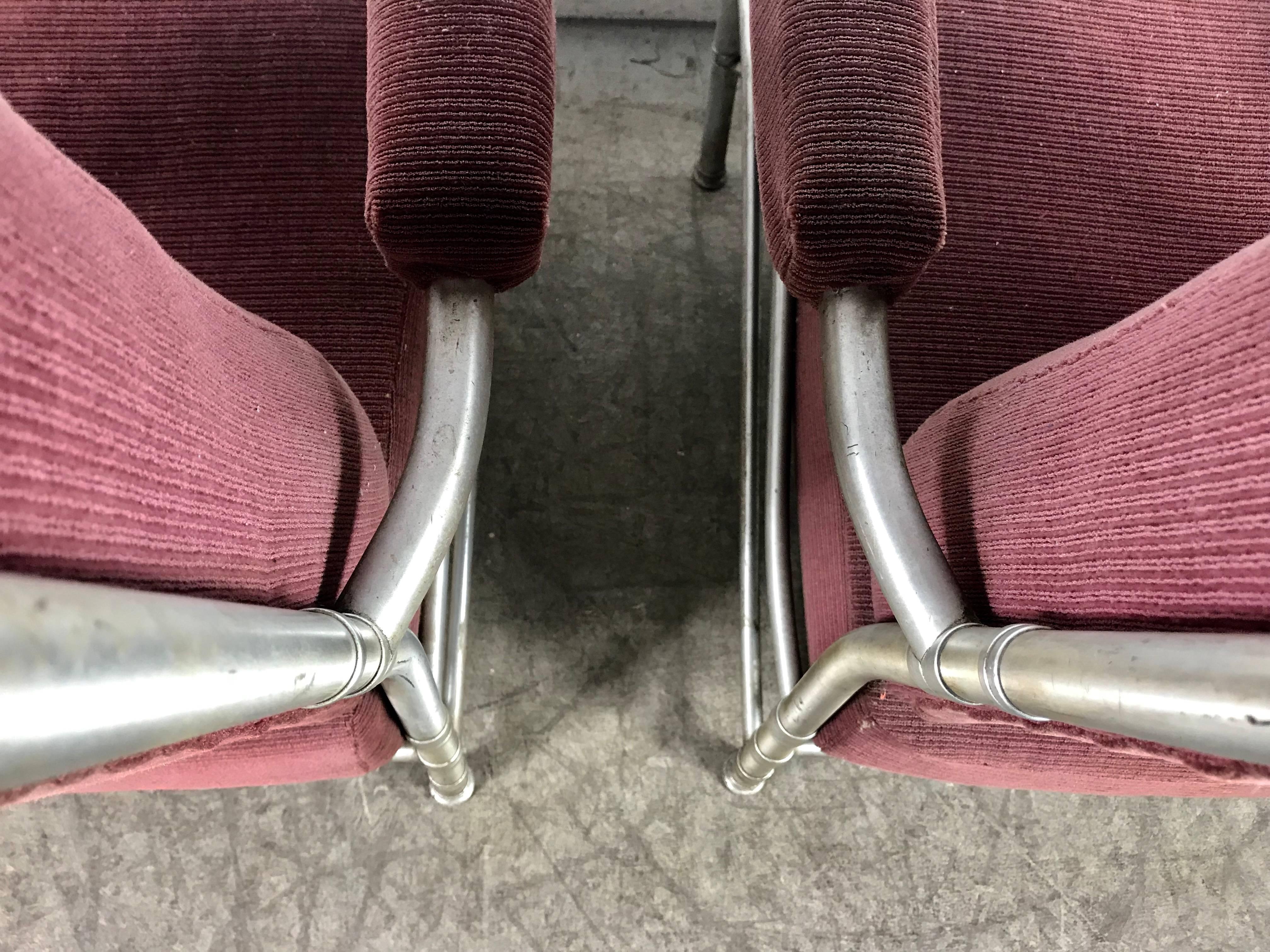 Art déco Paire classique de chaises longues Art Déco en aluminium de l'ère de la machine par Warren McArthur en vente