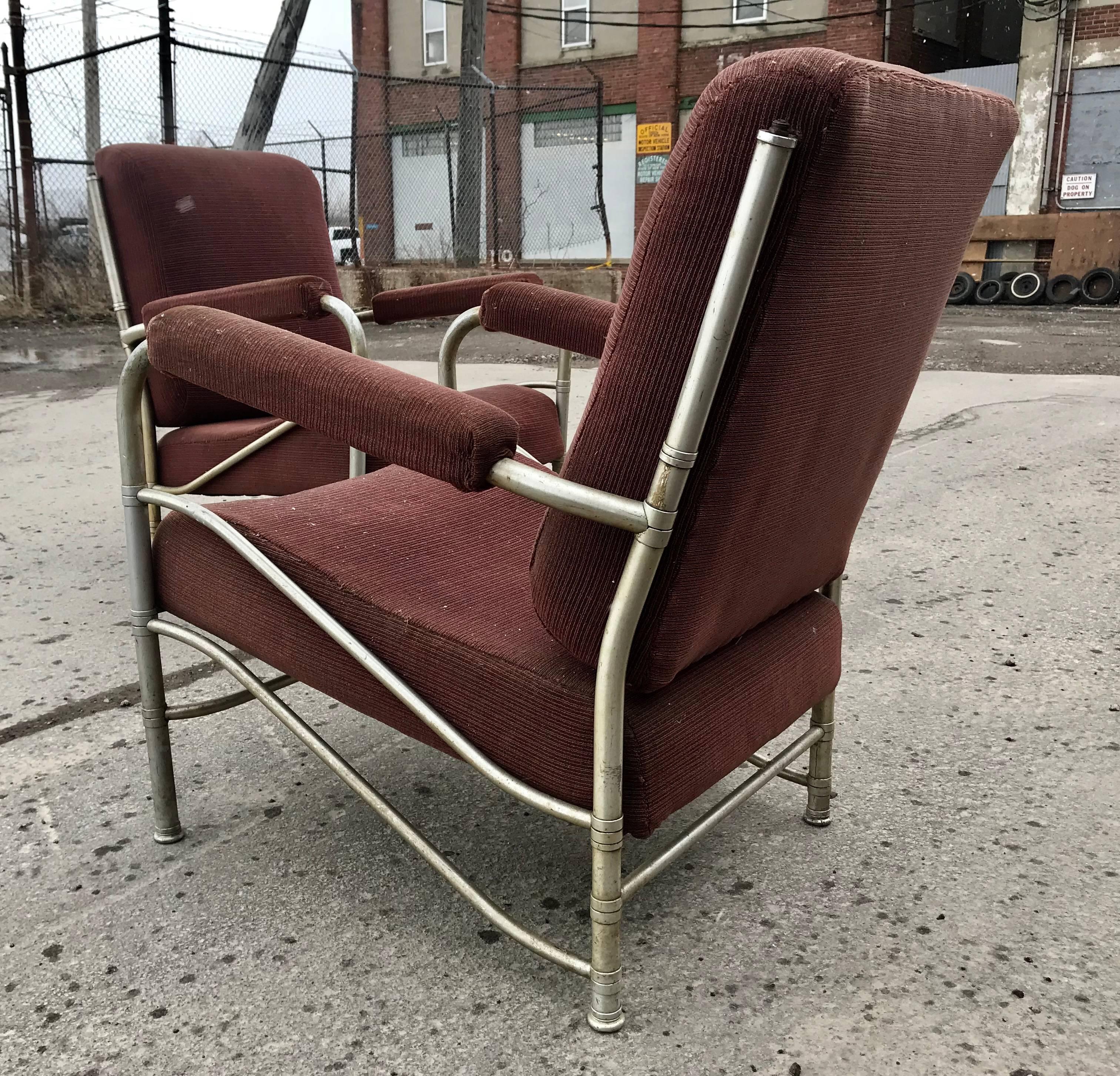 Mid-20th Century Classic Pair of Art Deco Machine Age Aluminium Lounge Chairs by Warren McArthur For Sale