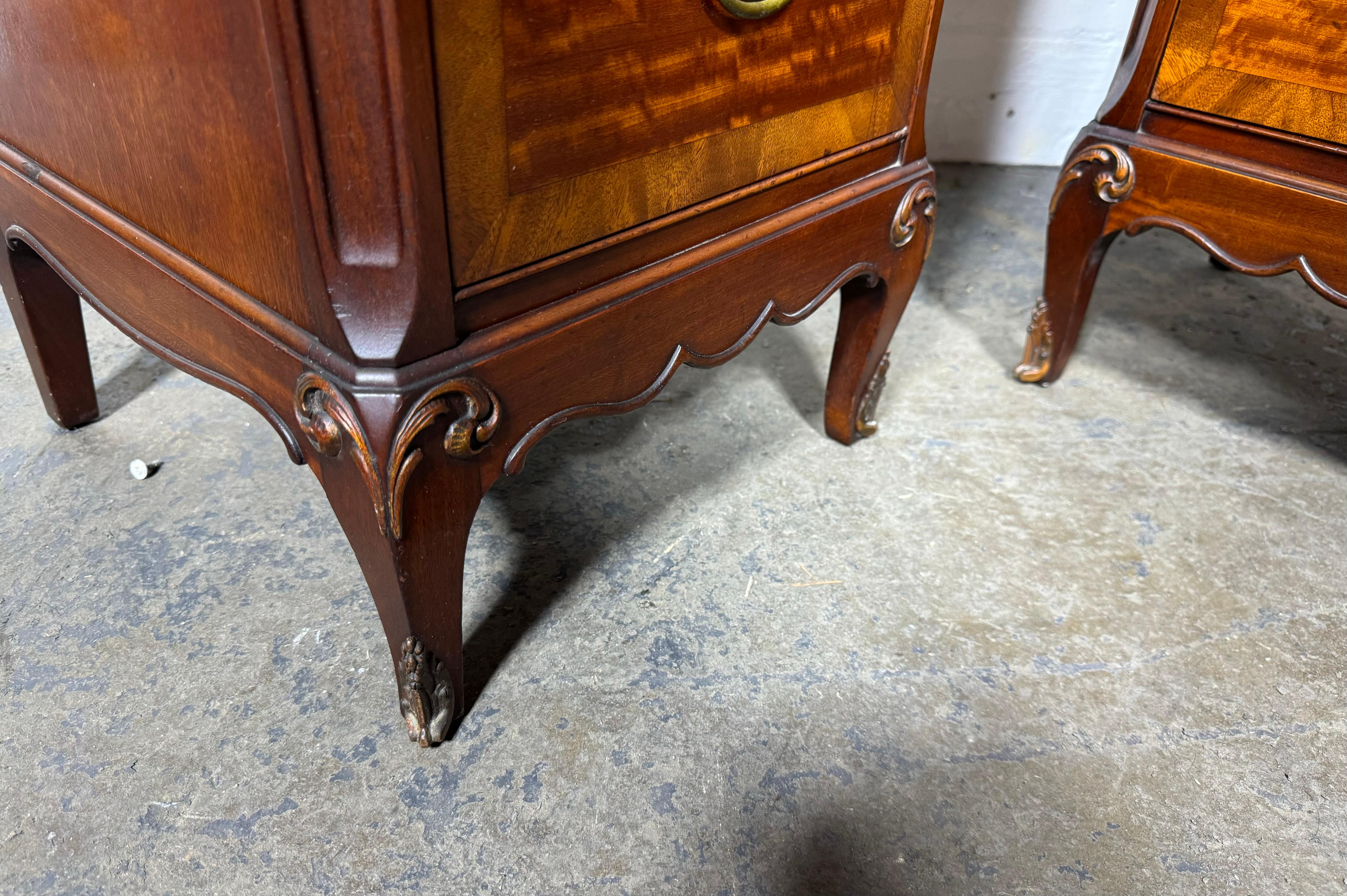 Classic pair French 4-Drawer Night Stands, bronze mounts , Louis XIV For Sale 2