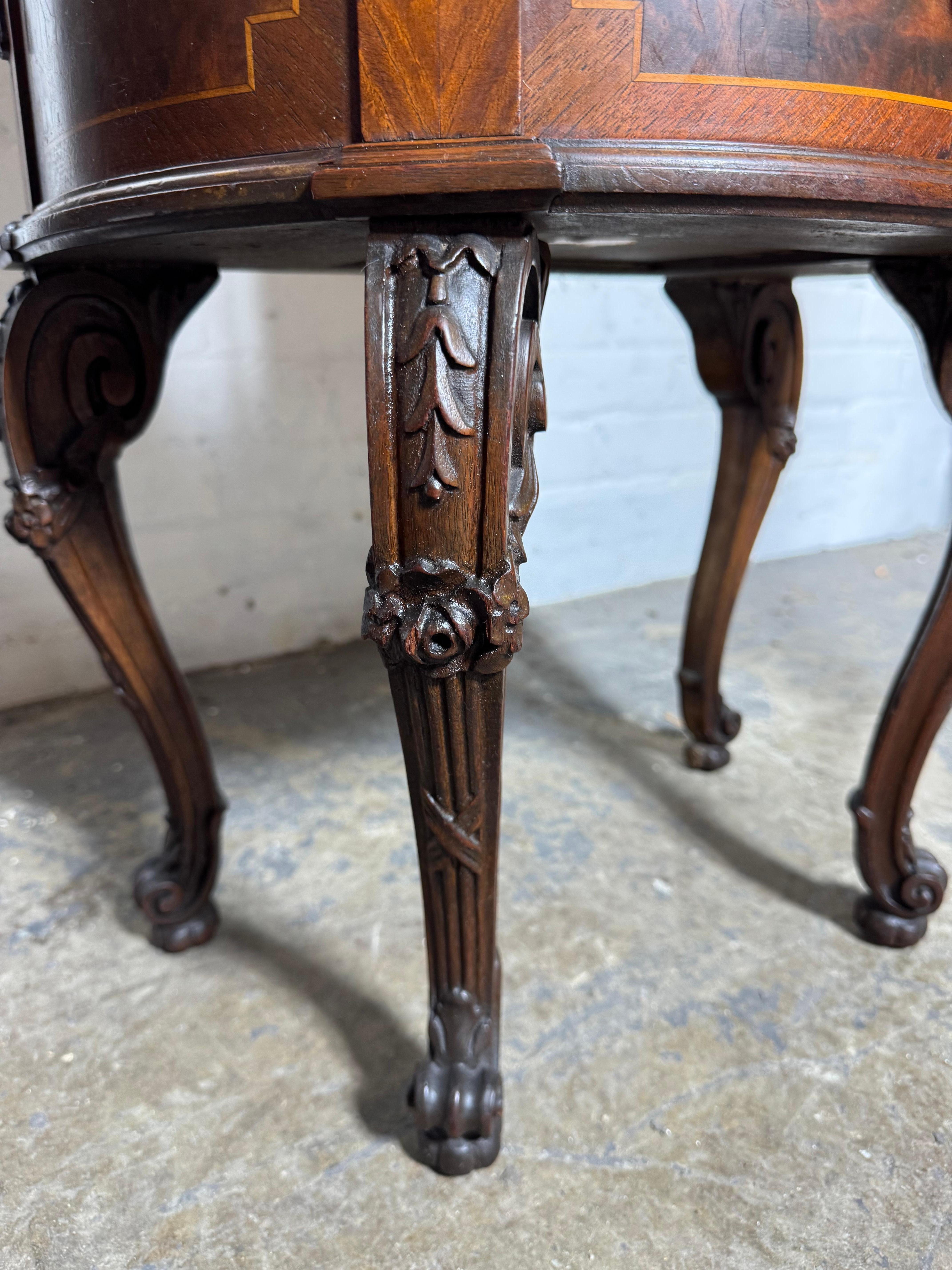 Classic pair French 4-Drawer Night Stands, burl wood, carved / Louis XV For Sale 3