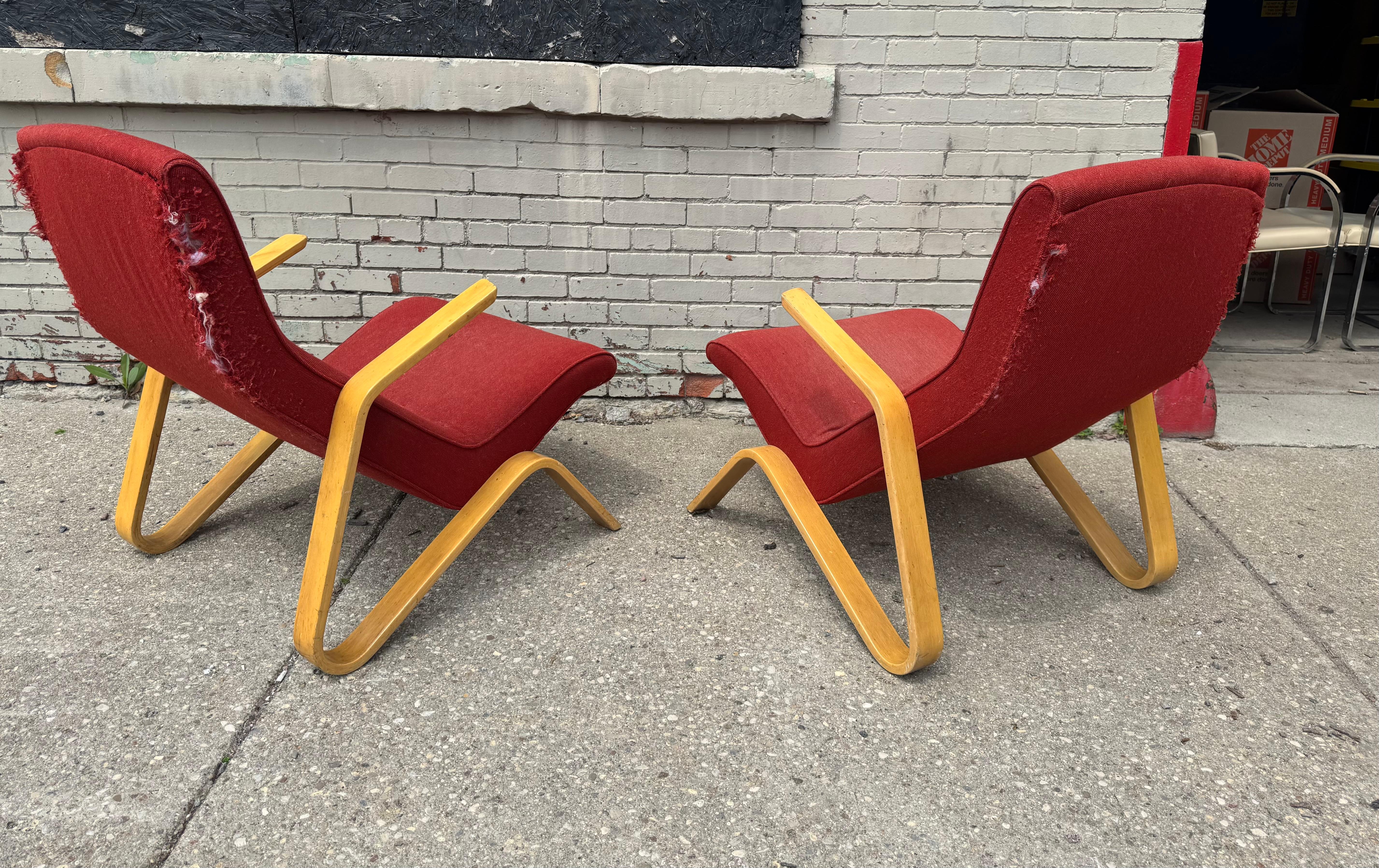 Tessuto Classic Pair Grasshopper Lounge Chairs designed by Eero Saarinen for Knoll in vendita