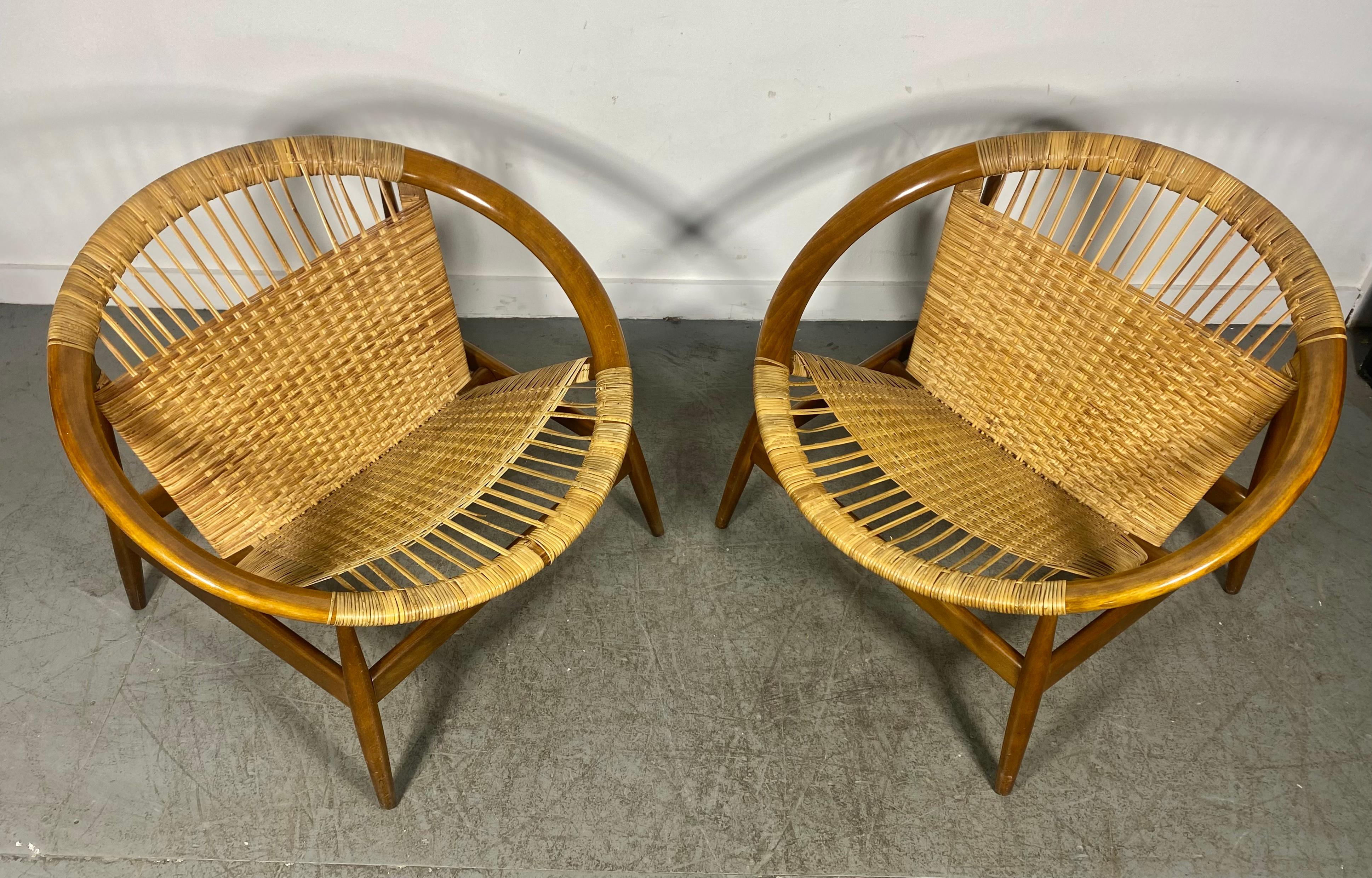 Classic pair Illum Wikkelsø Ringstol Lounge Chairs Scandinavian Modern Denmark For Sale 9