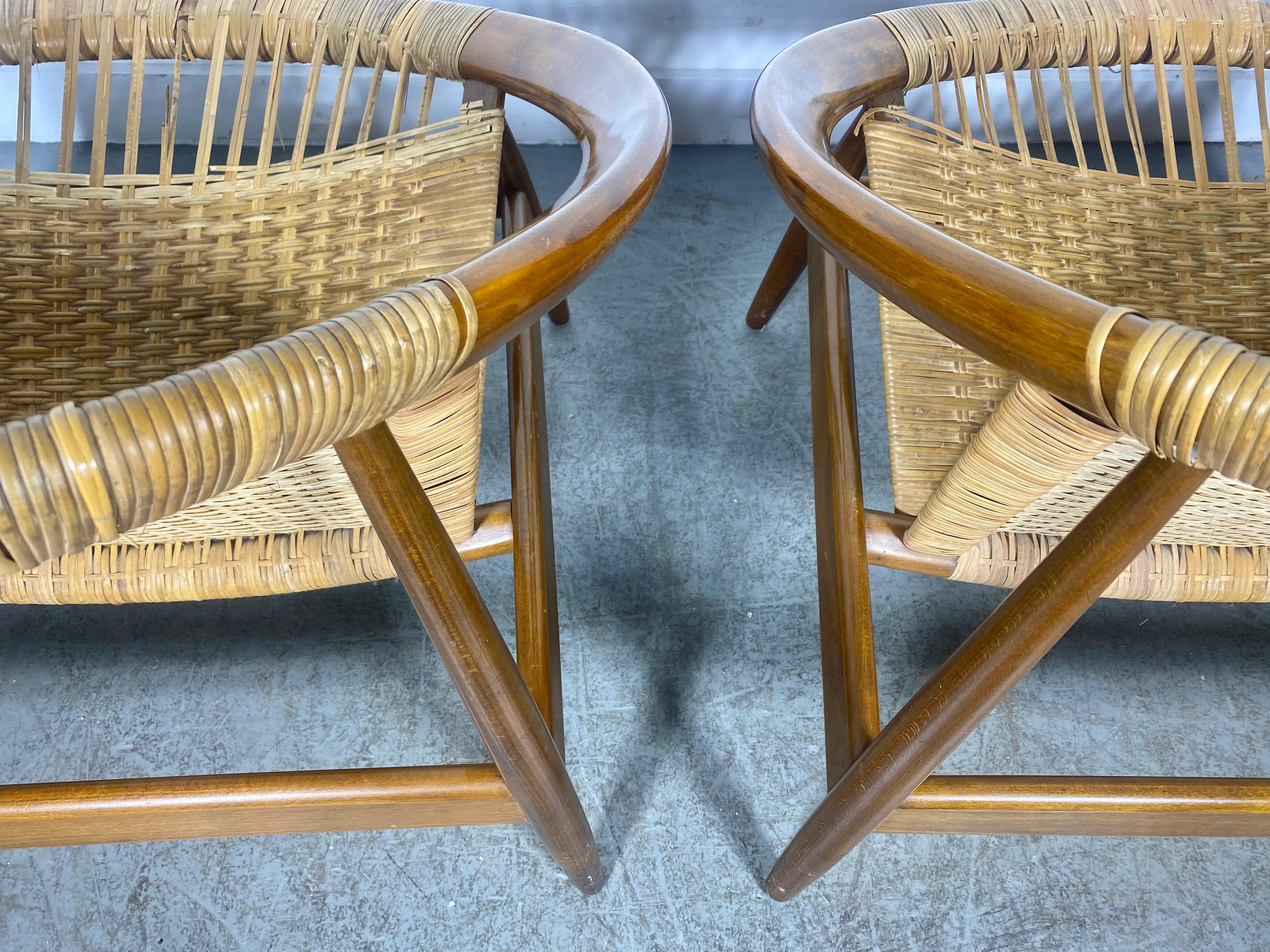 Classic pair Illum Wikkelsø Ringstol Lounge Chairs Scandinavian Modern Denmark For Sale 2