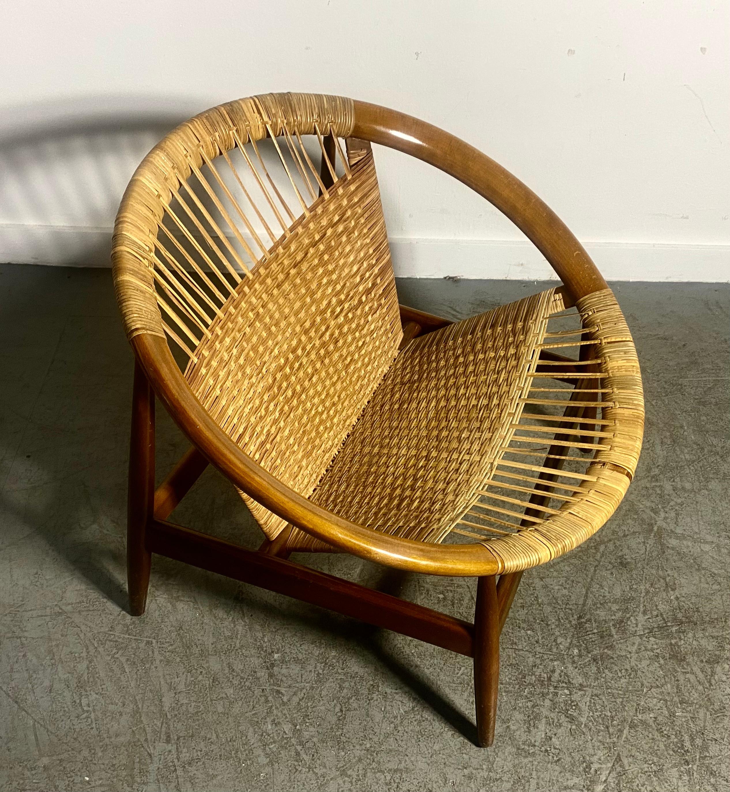 Classic pair Illum Wikkelsø Ringstol Lounge Chairs Scandinavian Modern Denmark For Sale 3