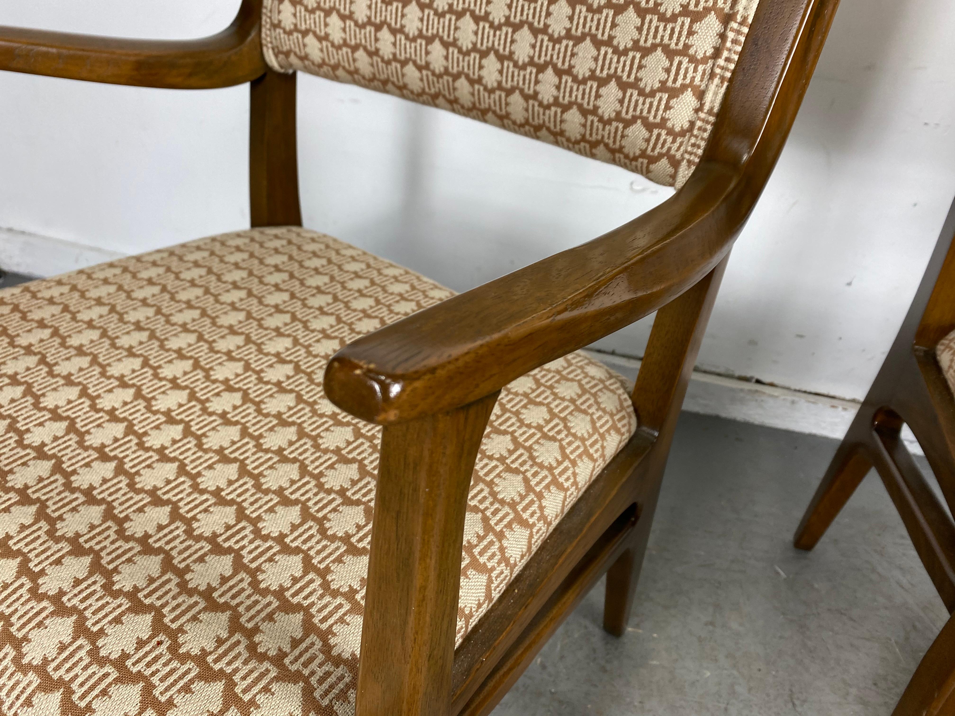 Paire classique de fauteuils modernistes par John Van Koert pour Drexel Bon état - En vente à Buffalo, NY