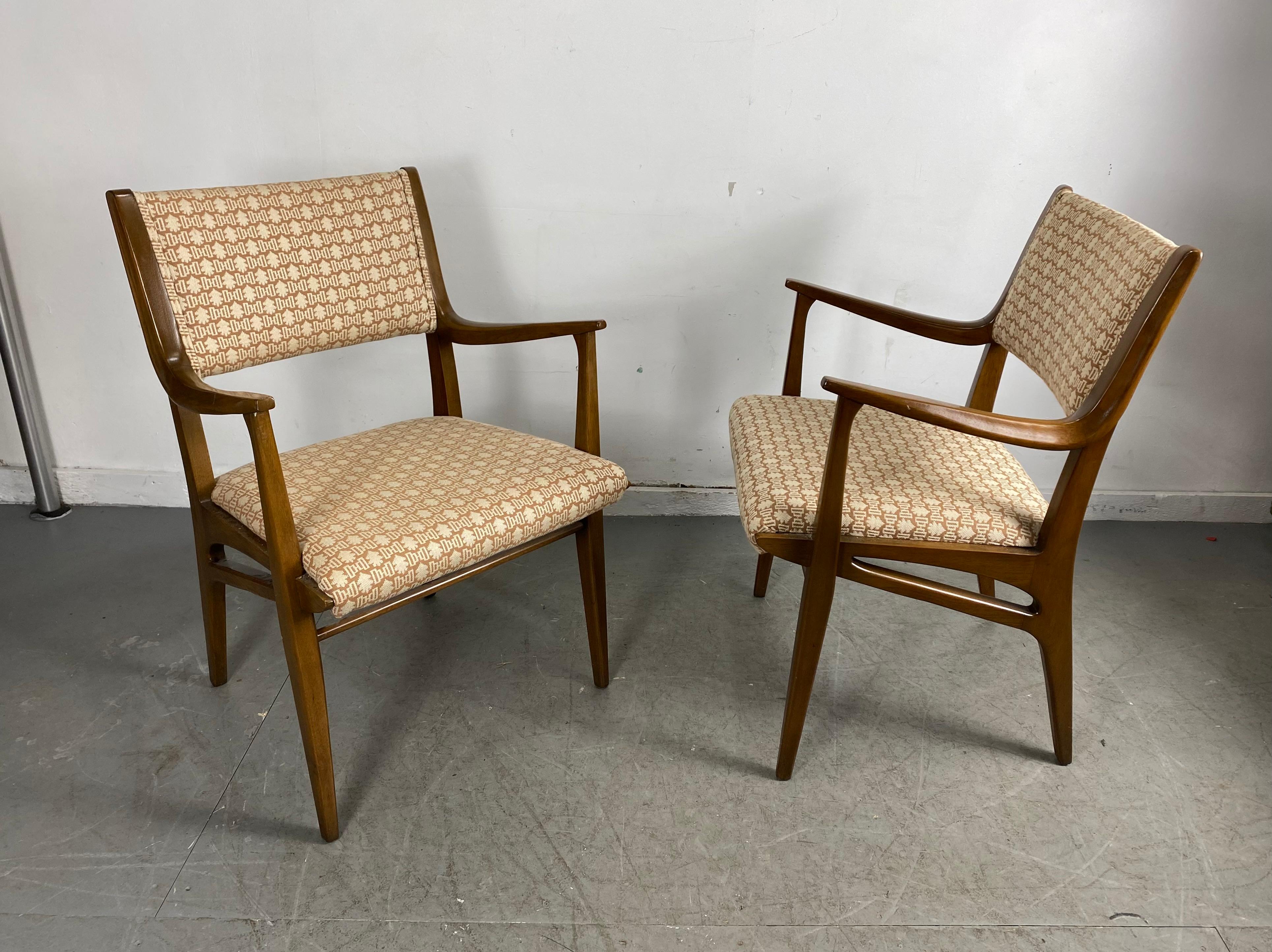 Classic Pair of Modernist Armchairs by John Van Koert for Drexel In Good Condition For Sale In Buffalo, NY