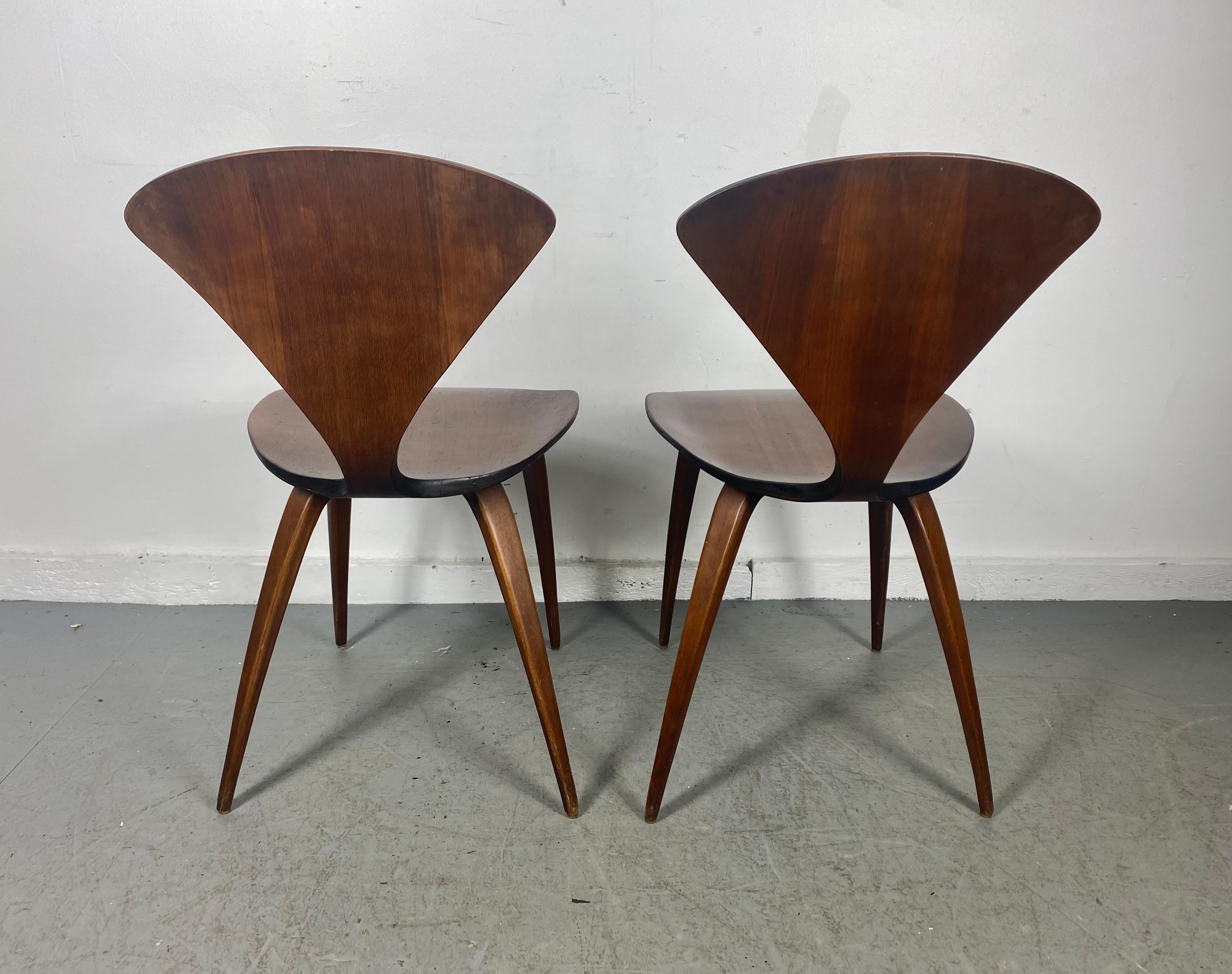 Classic Pair Modernist Plywood Side Chairs by Norman Cherner for Plycraft 5