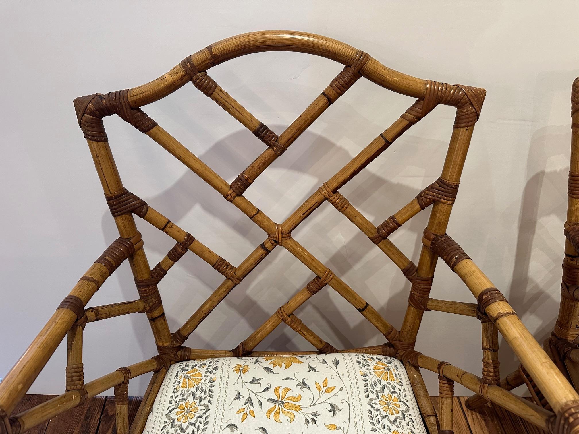 Bambù Coppia classica di poltrone in bambù in stile Chippendale vintage in vendita
