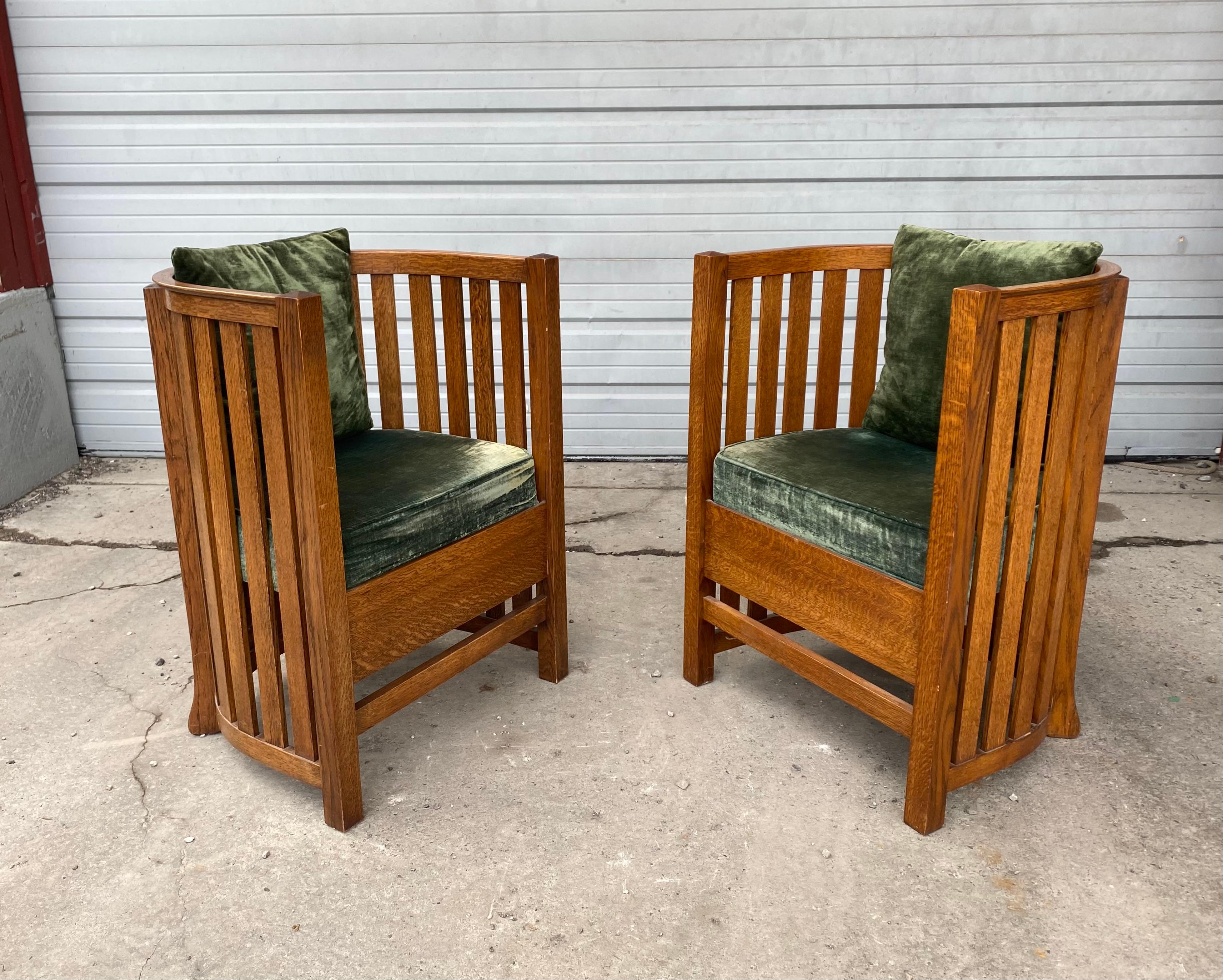 Mid-20th Century Classic Pair of Barrel Chairs, after Frank Lloyd Wright, attrib. Plail Brothers
